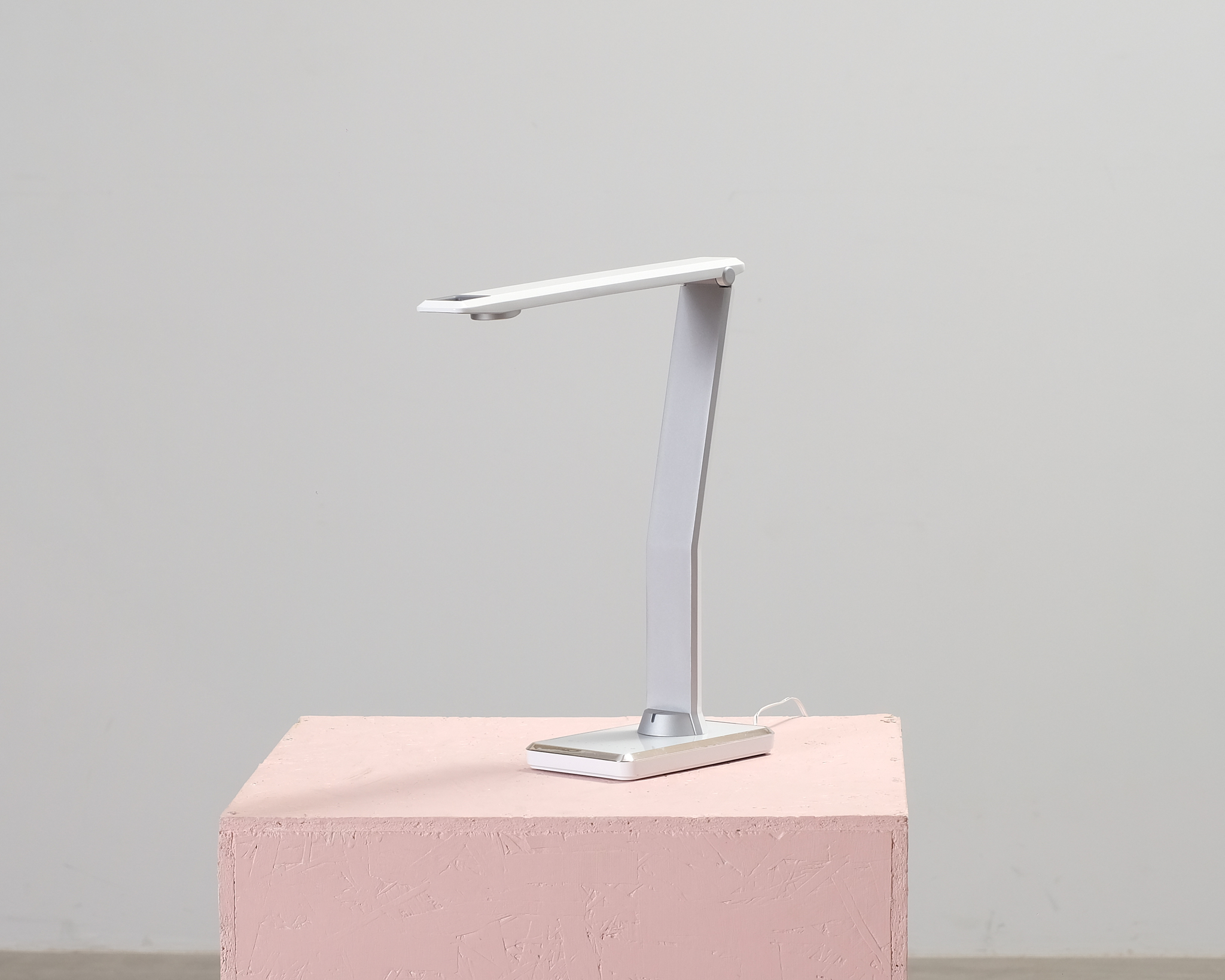 Minimalistisk bordslampa