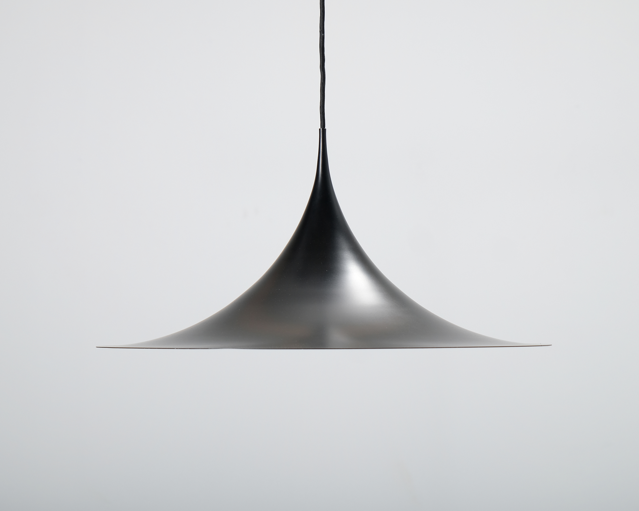Gubi Semi pendellampa &oslash; 60 cm svart