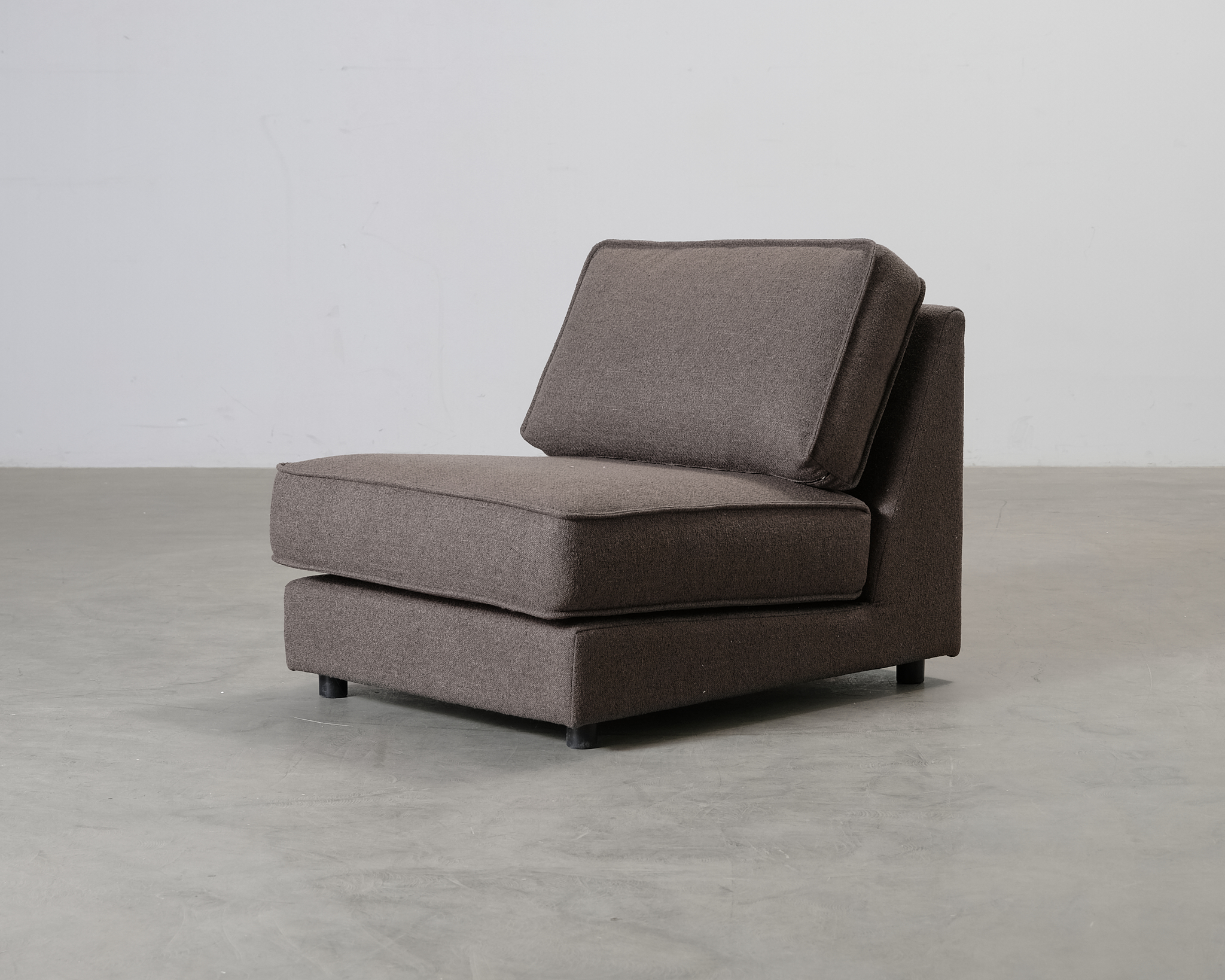 Forms & Objects Olivia nojatuoli ruskea