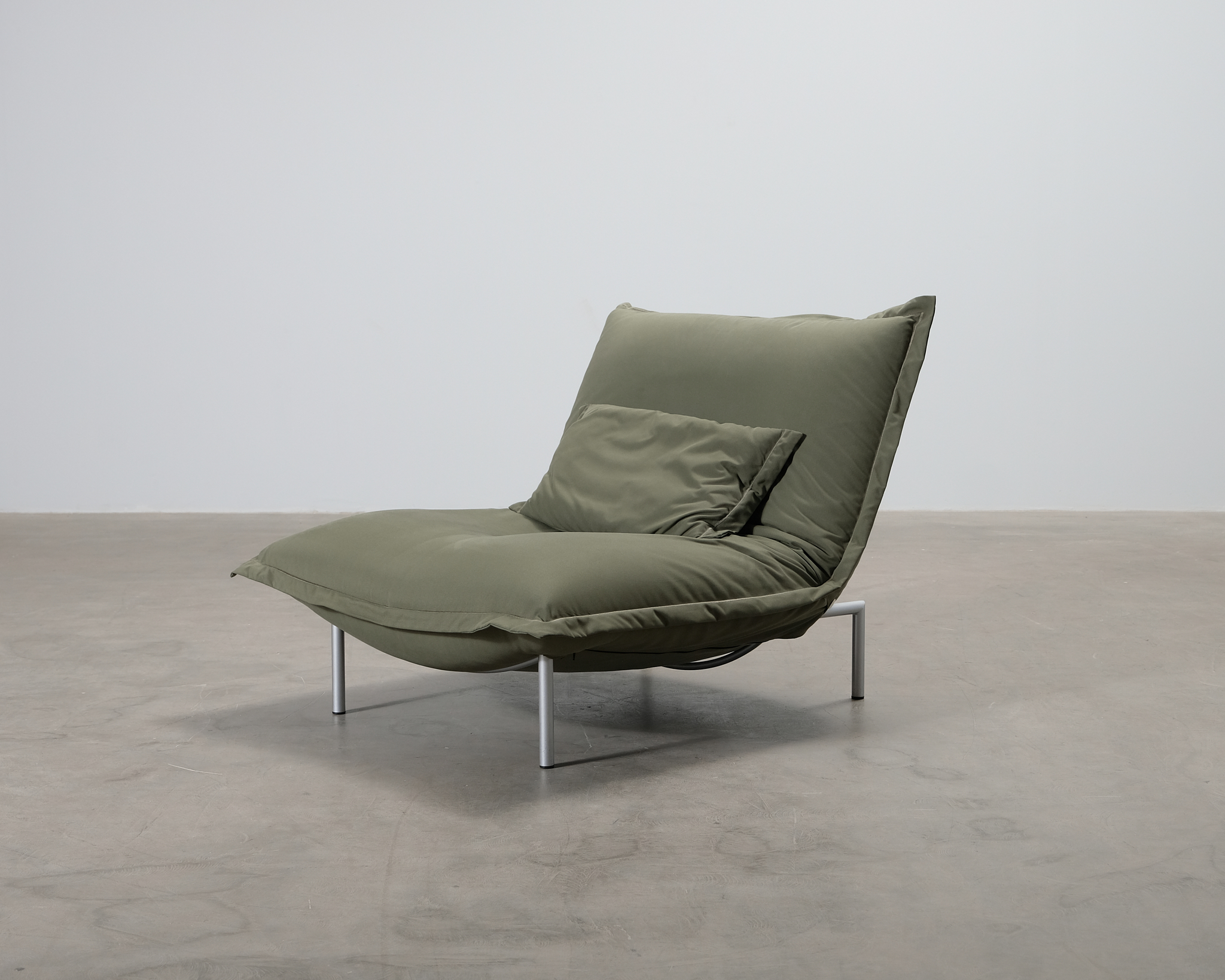 Ligne Roset Calin fåtölj grön
