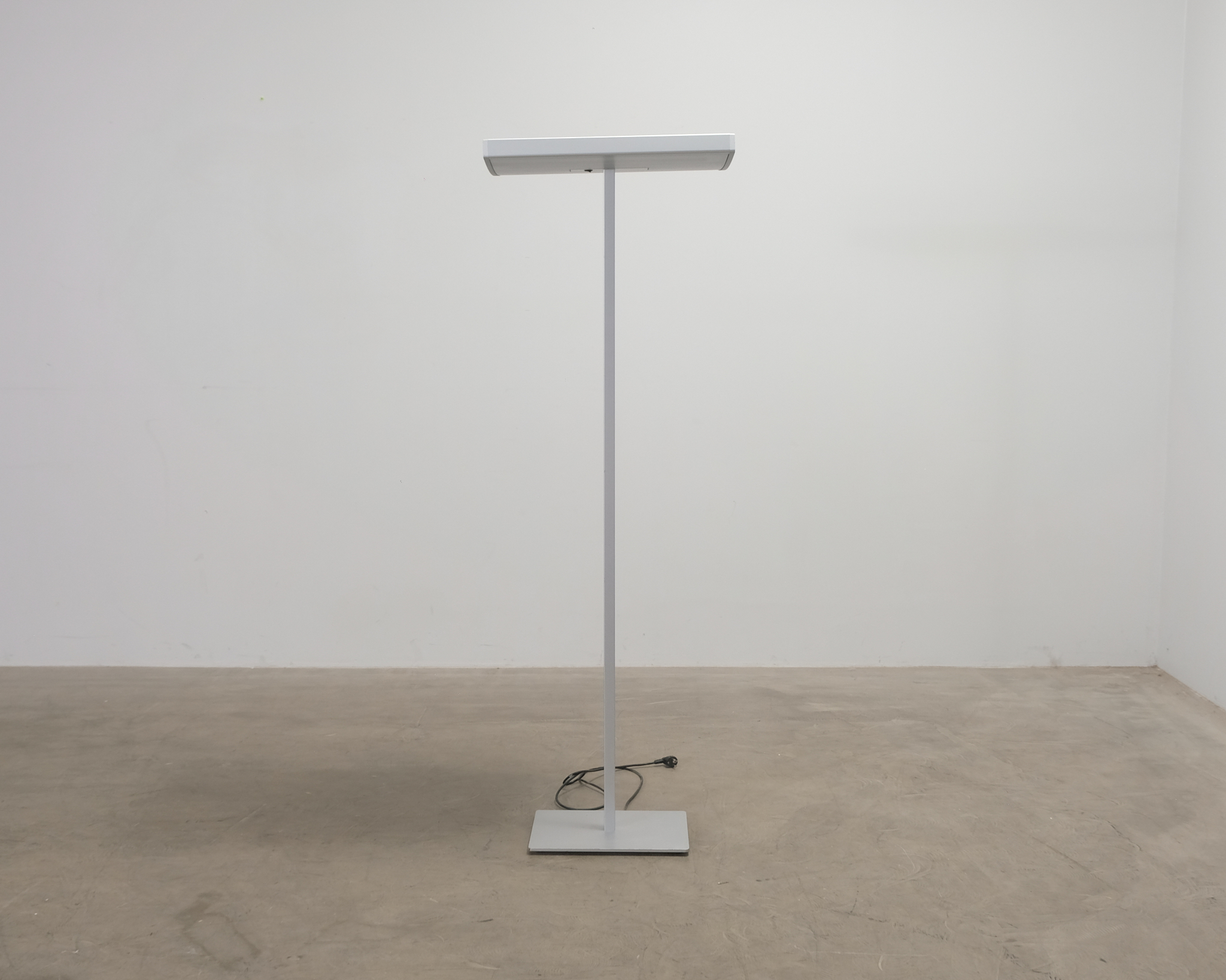 iGuzzini golvlampa grå