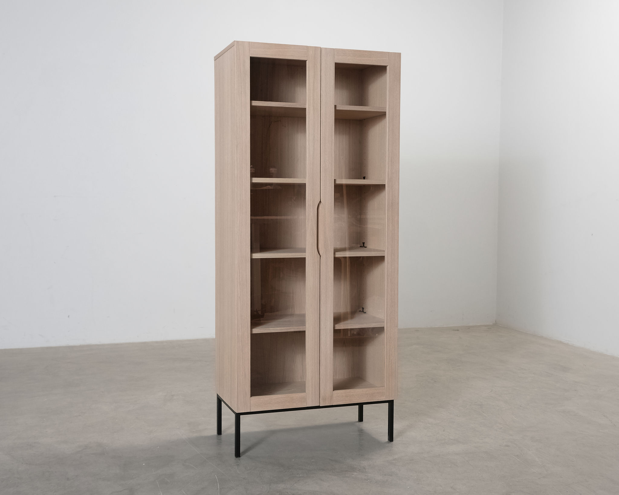 Forms & Objects Ella vitriini tammi view 2