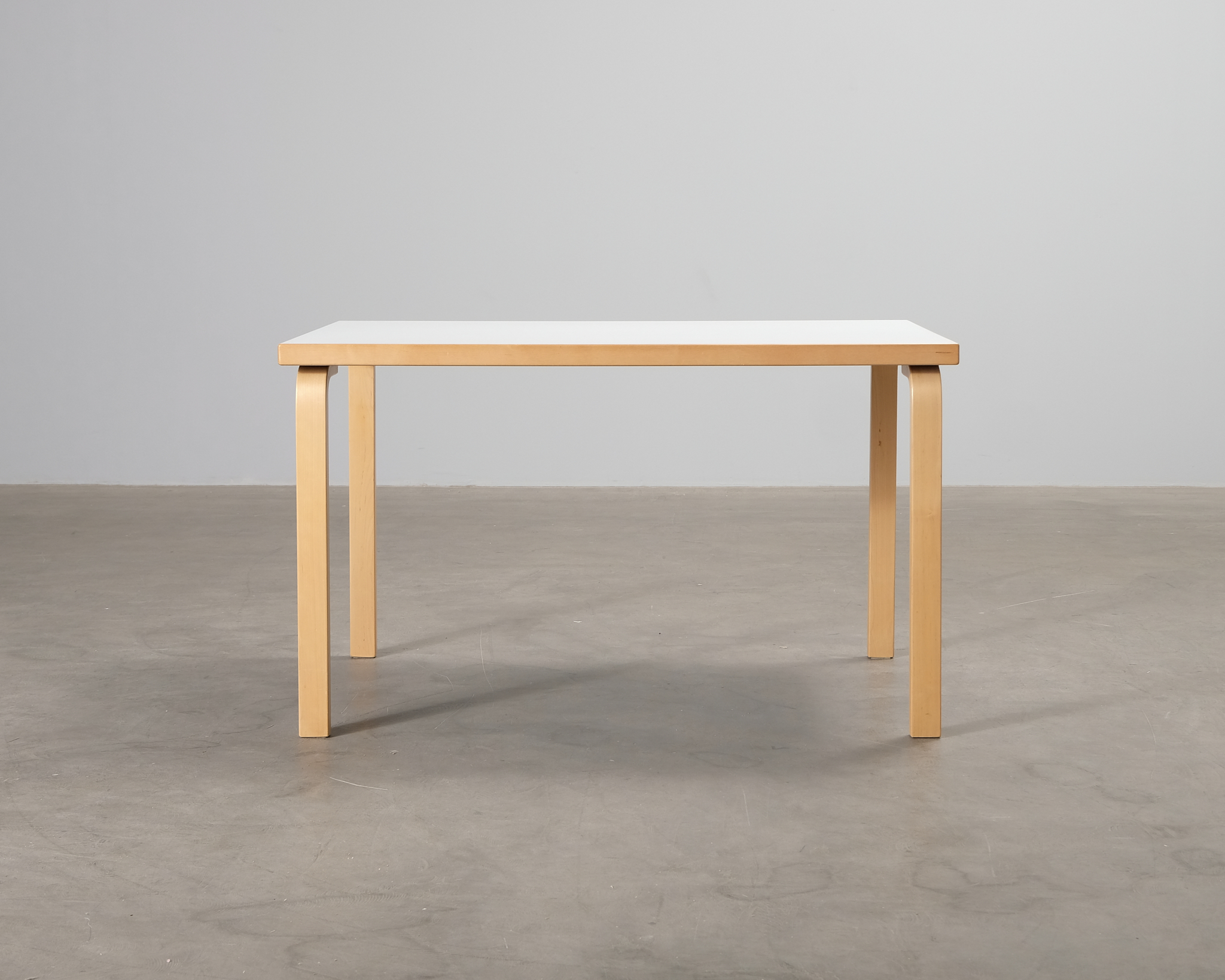 Artek 81B matbord vit laminat