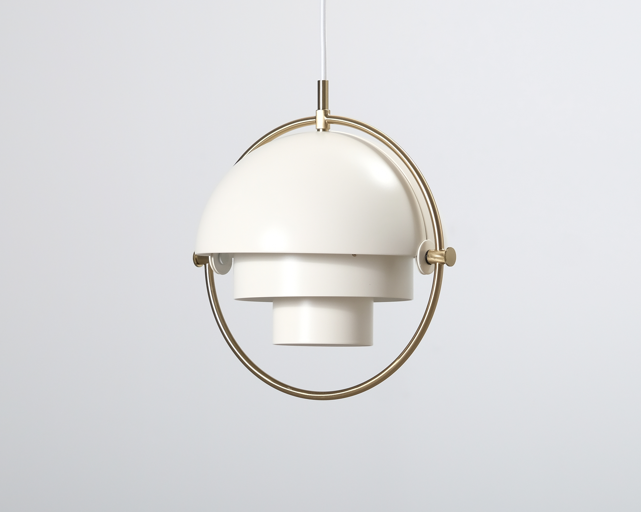Gubi Multi-Lite pendellampa ø 25,5 cm vit / mässing