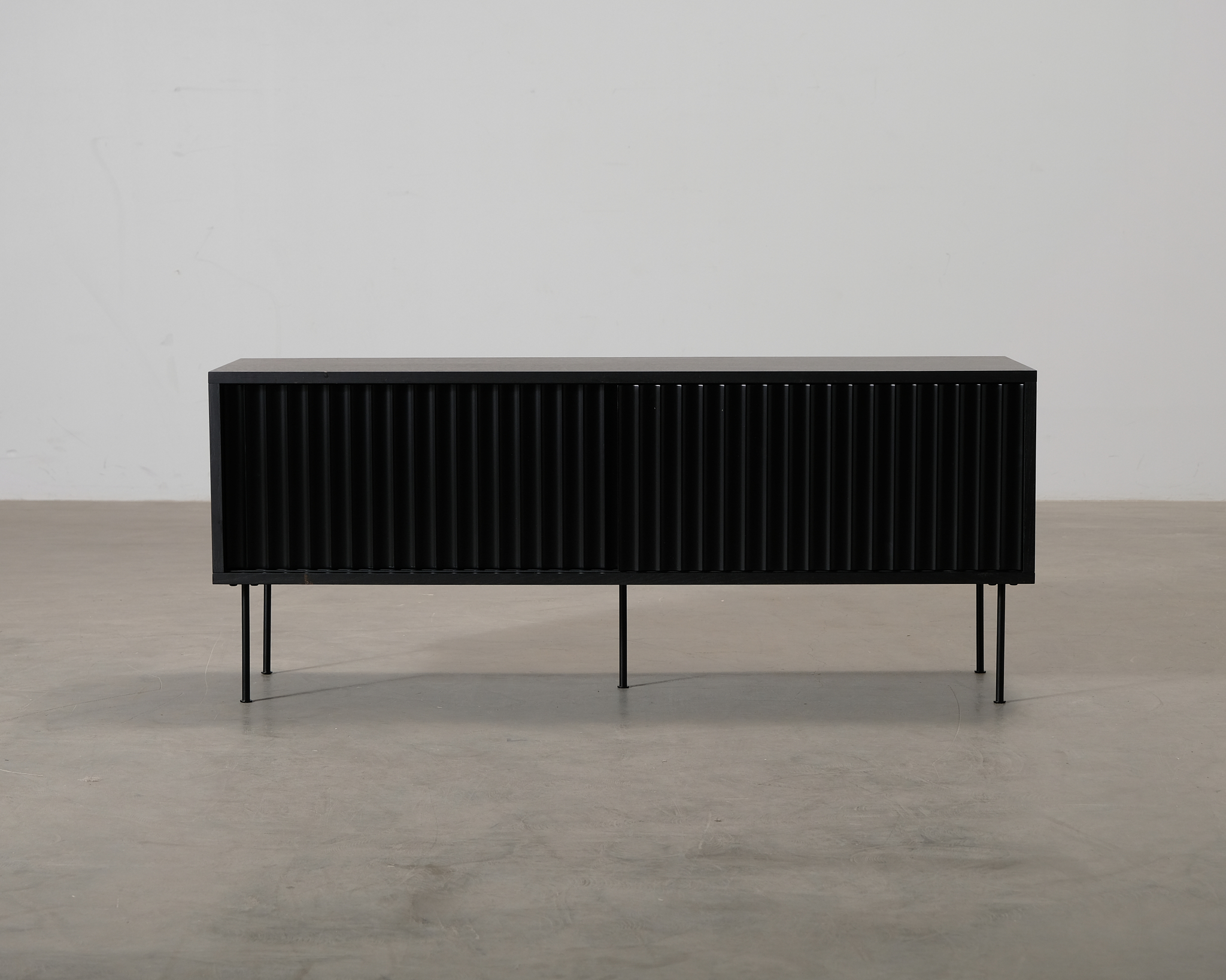 FeelDesign Volume TV-b&auml;nk svart