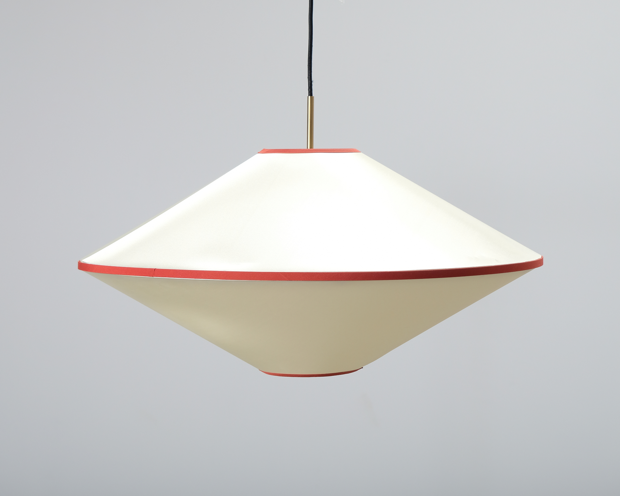 Edgeform Tafta pendellampa ø 65 cm röd / naturvit