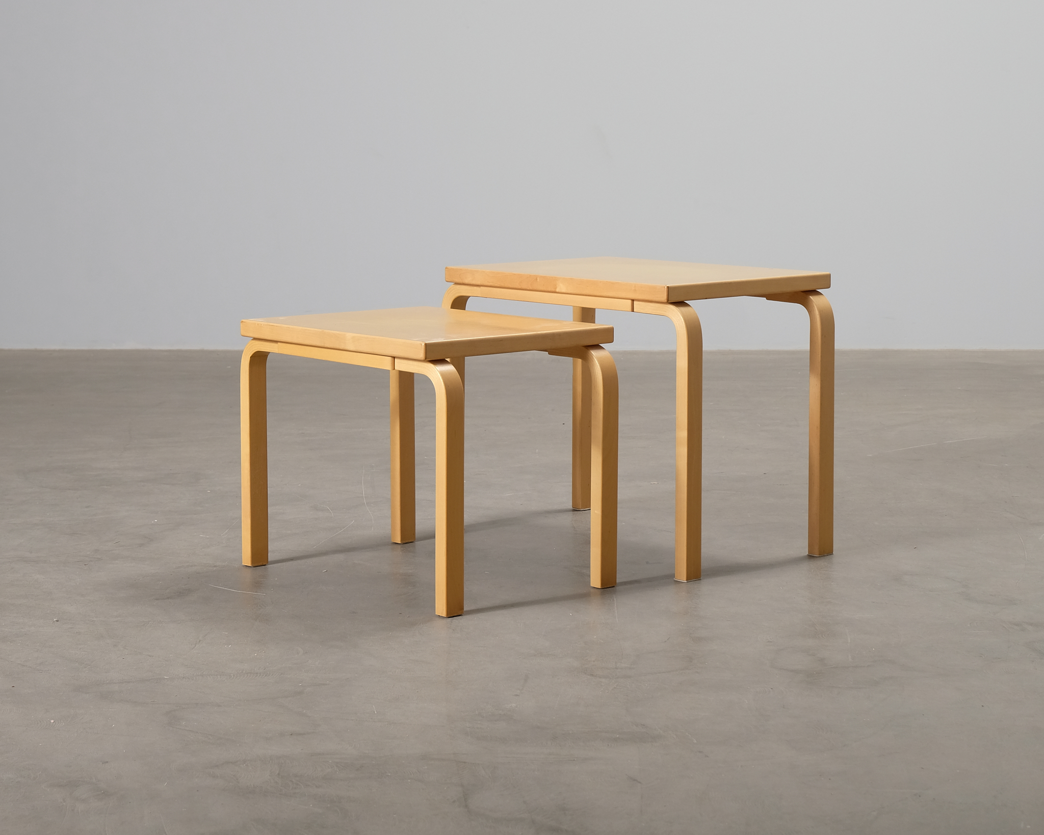 Artek 88 seriebord björk