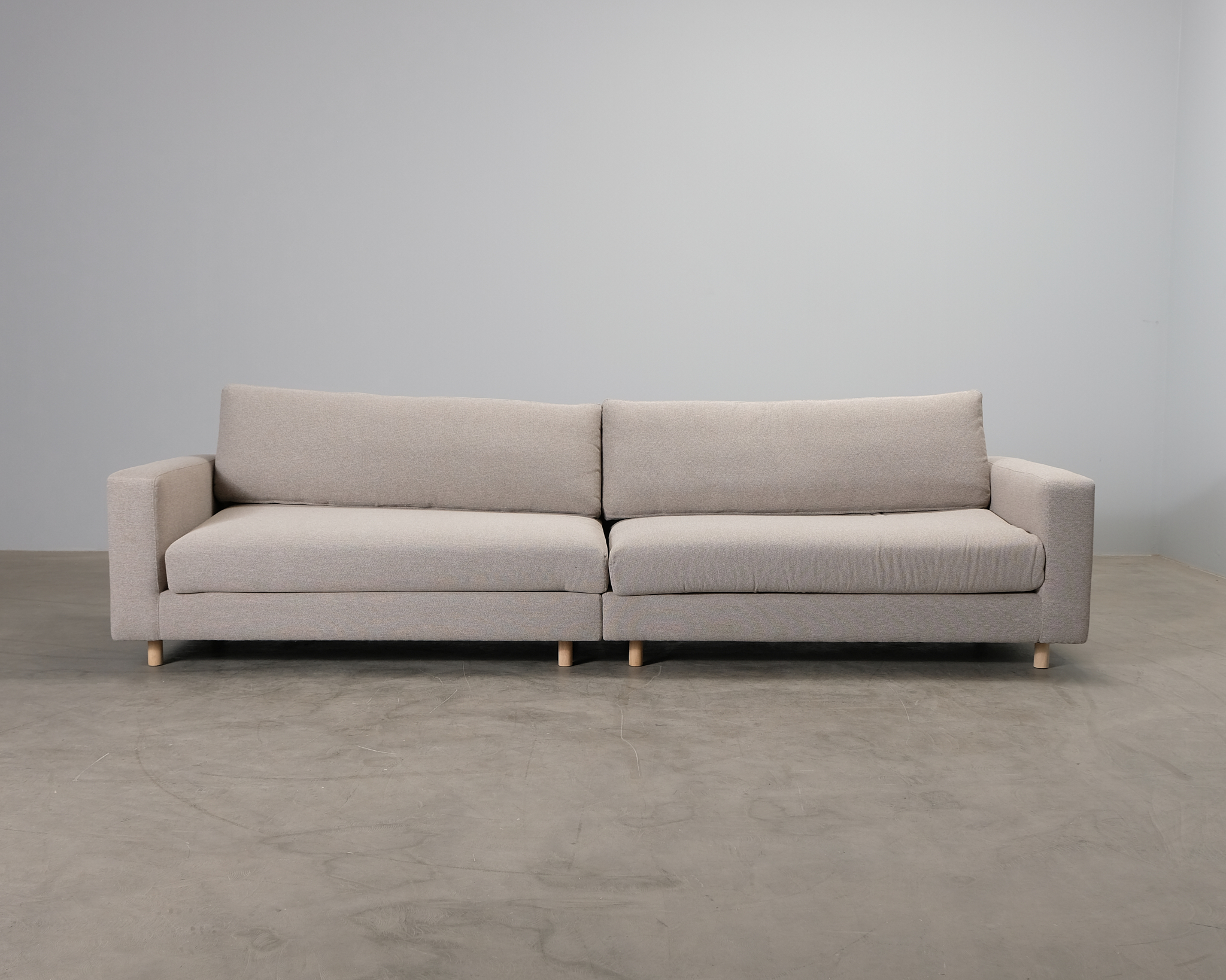 Sofacompany Douglas 4-sits soffa Agnes Brown