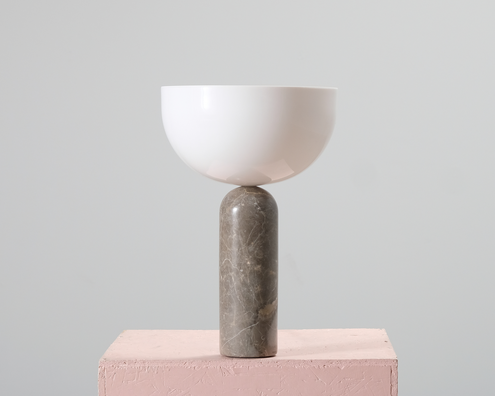 New Works Kizu Large bordslampa Gris Du Marais