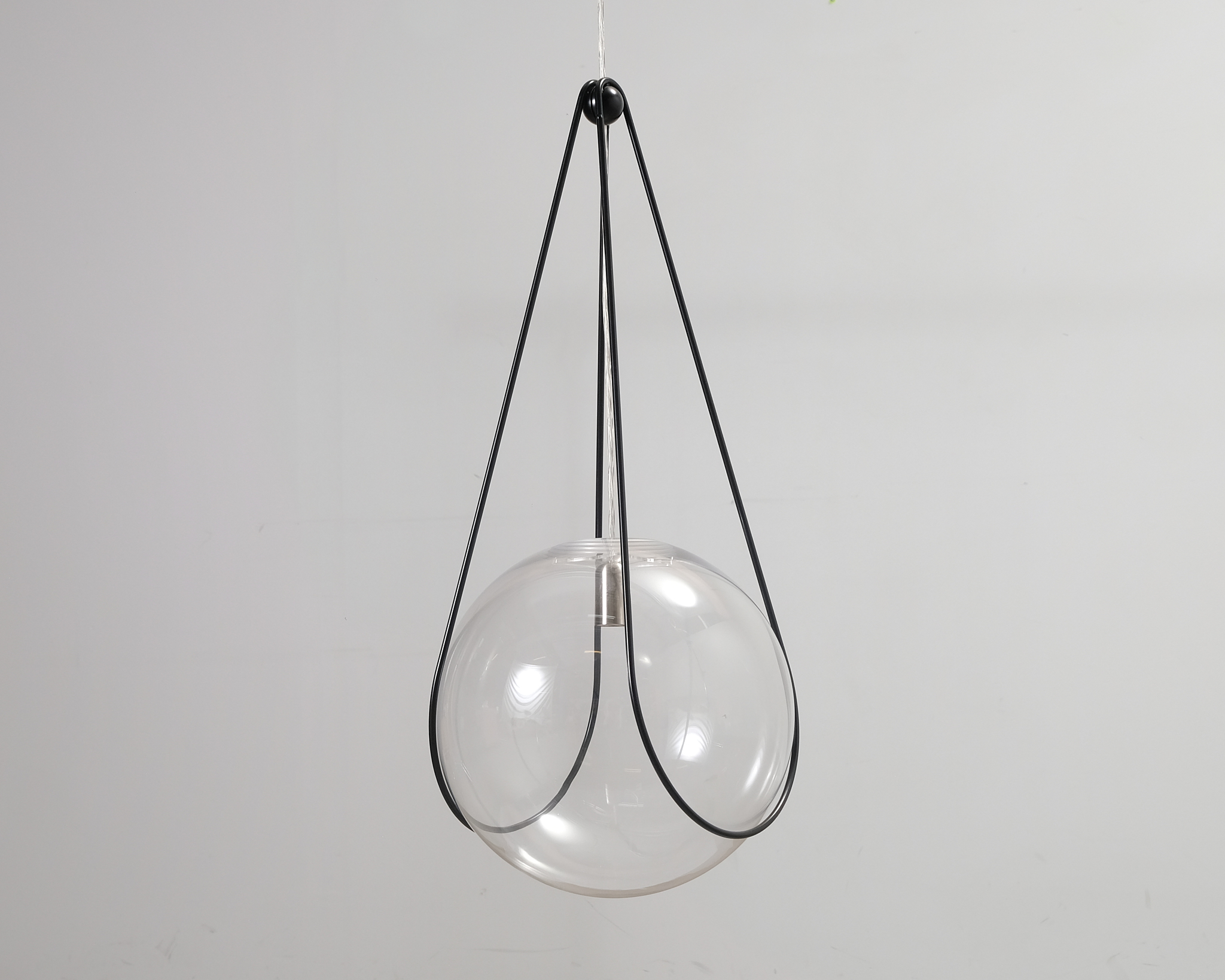 Design House Stockholm Luna pendellampa med Kosmos hållare