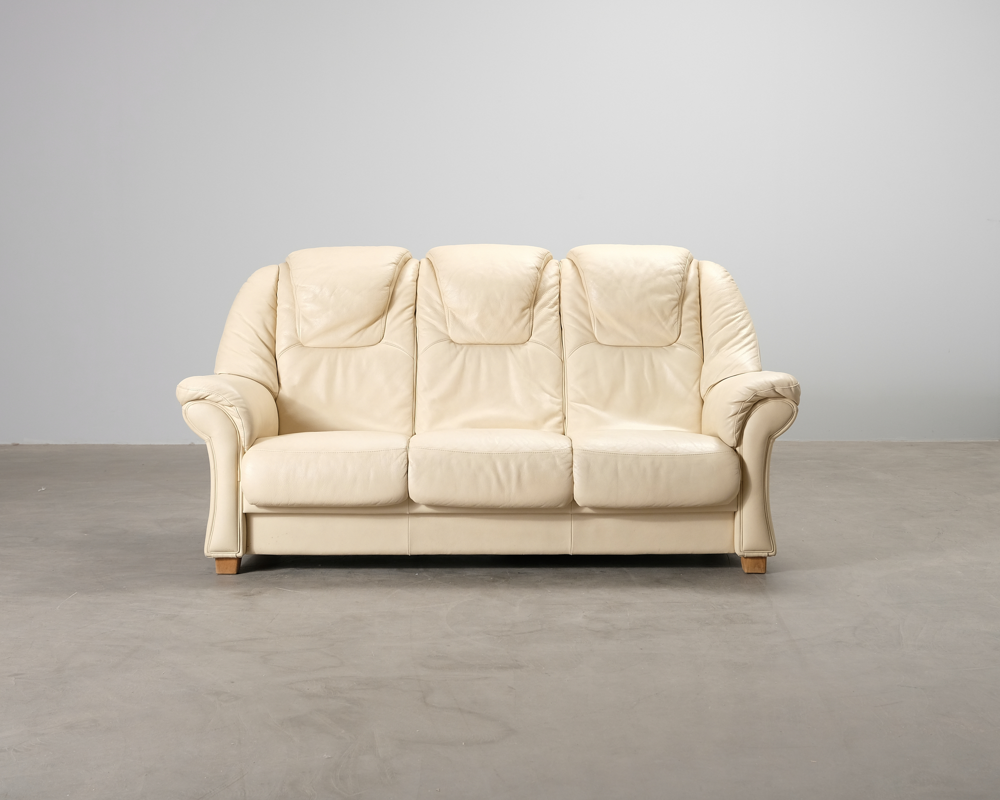 BD M&ouml;bel 3-sits l&auml;dersoffa kr&auml;mf&auml;rgad