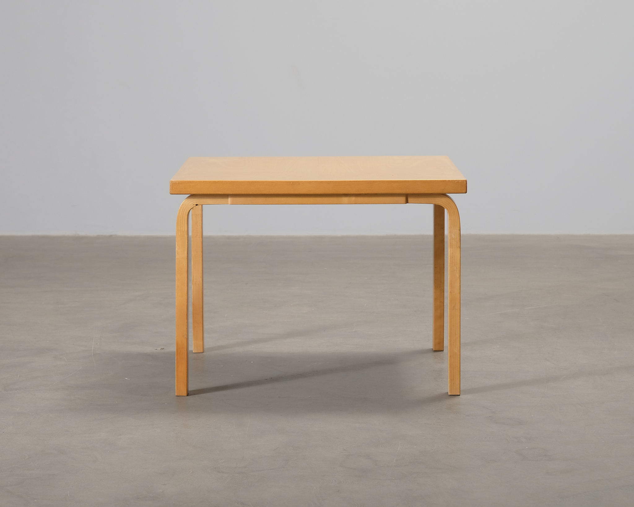 Artek Aalto 81C soffbord 75 x 75 cm björk