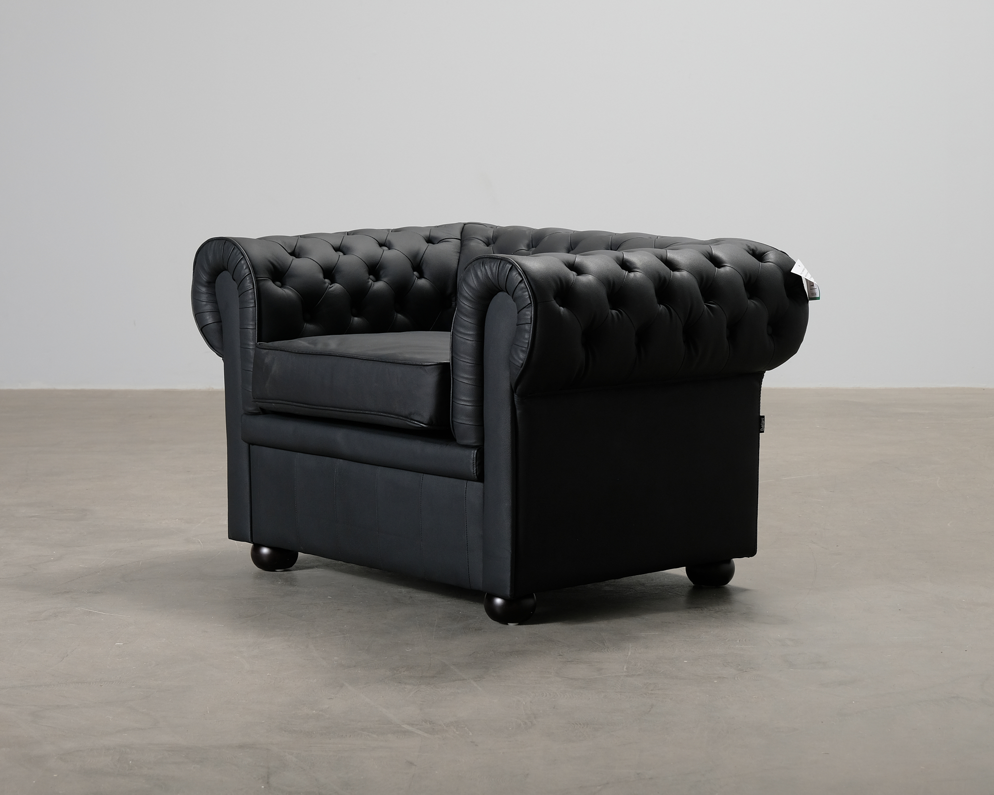 Chesterfield f&aring;t&ouml;lj svart