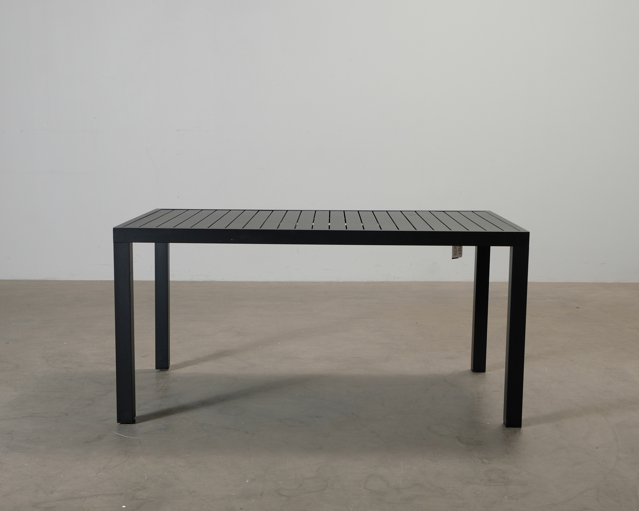 Forms & Objects Arezzo terassipöytä musta