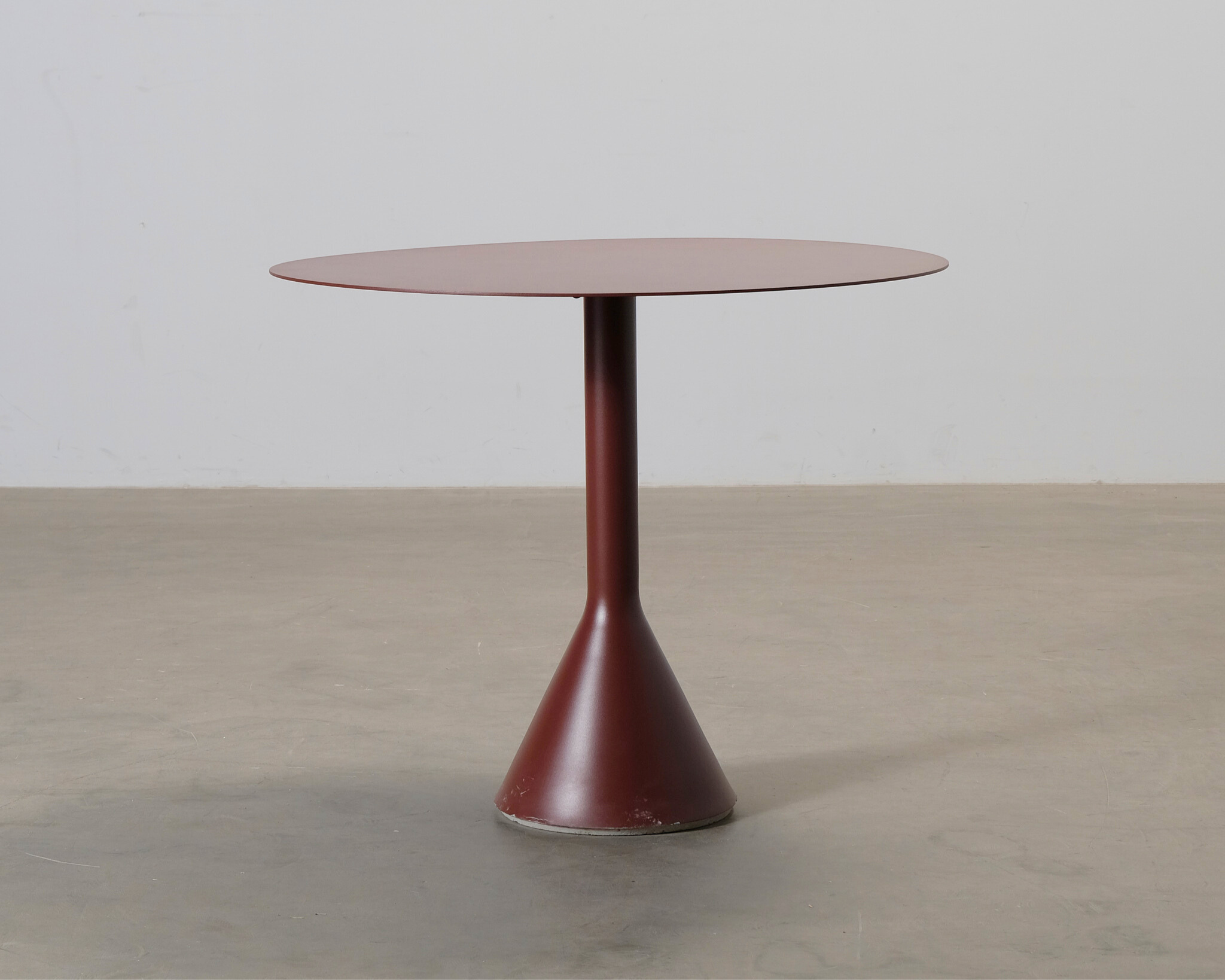 HAY Palissade Cone bord ø 90 cm vinröd