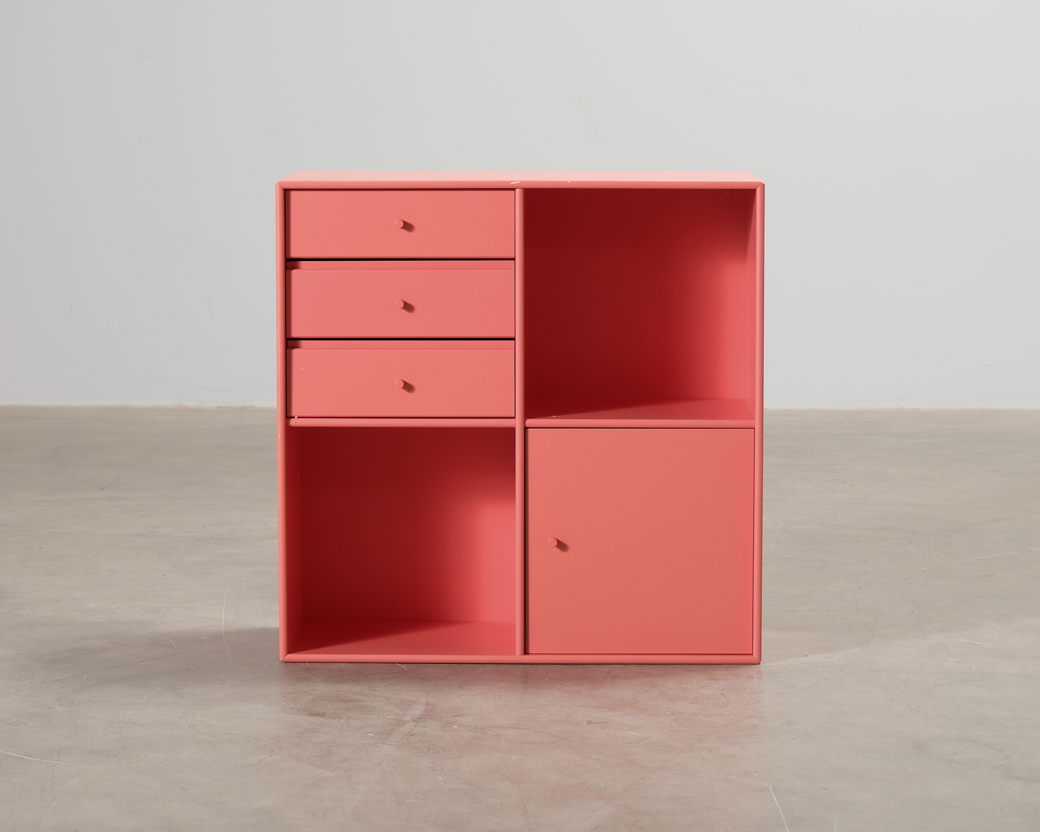 Montana Customized Shelving System No.2 hylla Rhubarb