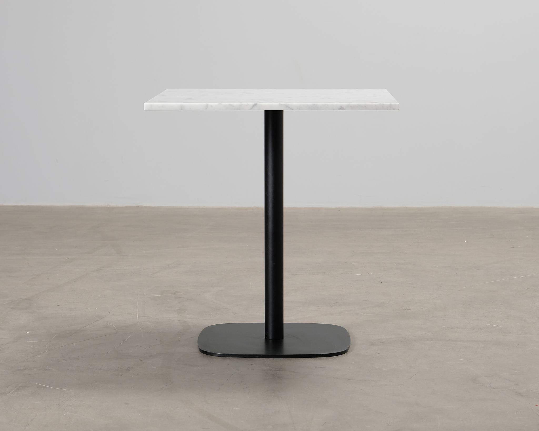 Normann Copenhagen Form caf&eacute;bord marmor