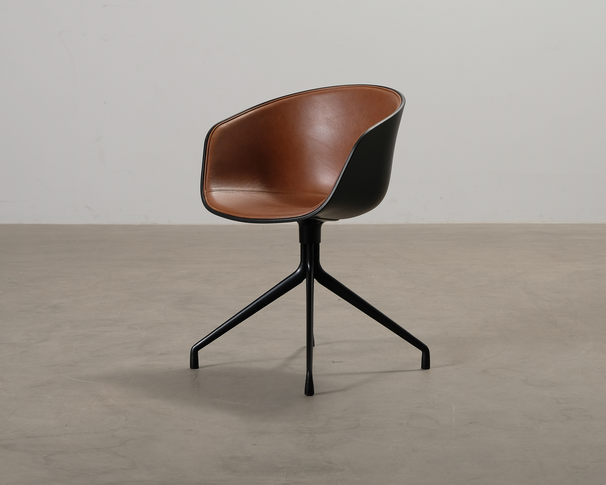 HAY About a Chair AAC20 brun / svart