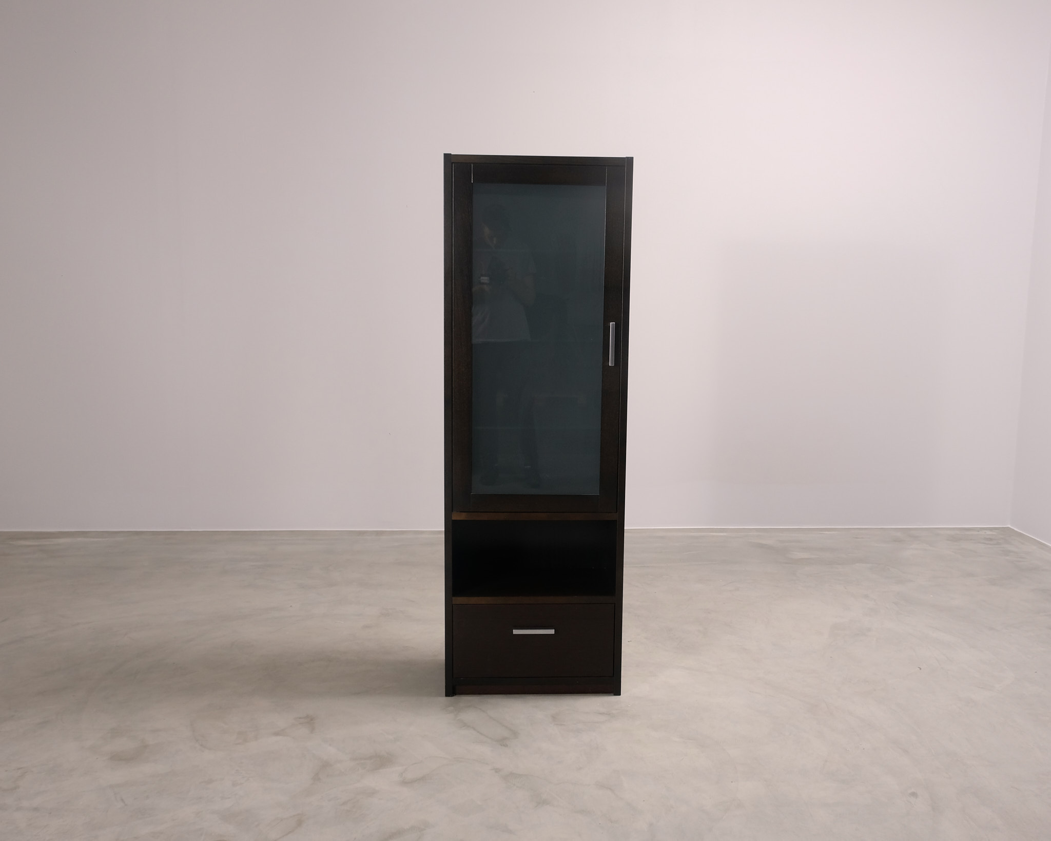 Taika vitrin mörkbrun