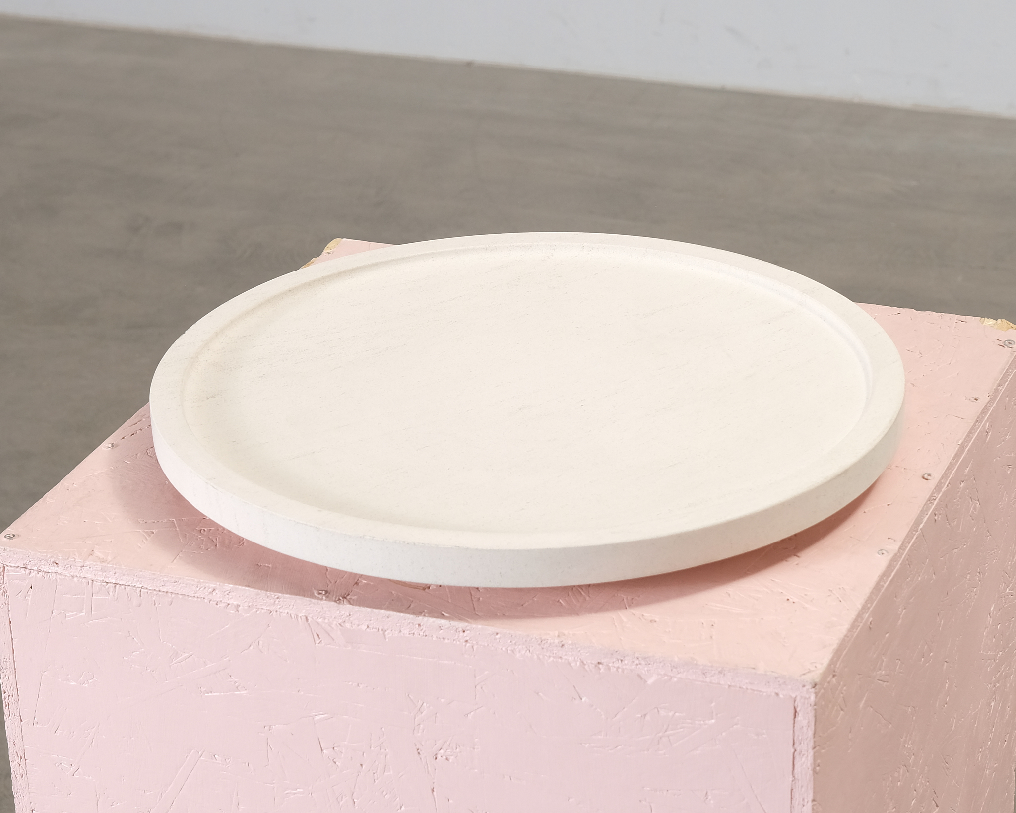 Louise Roe Gallery Object 10 tarjotin kalkkikivi