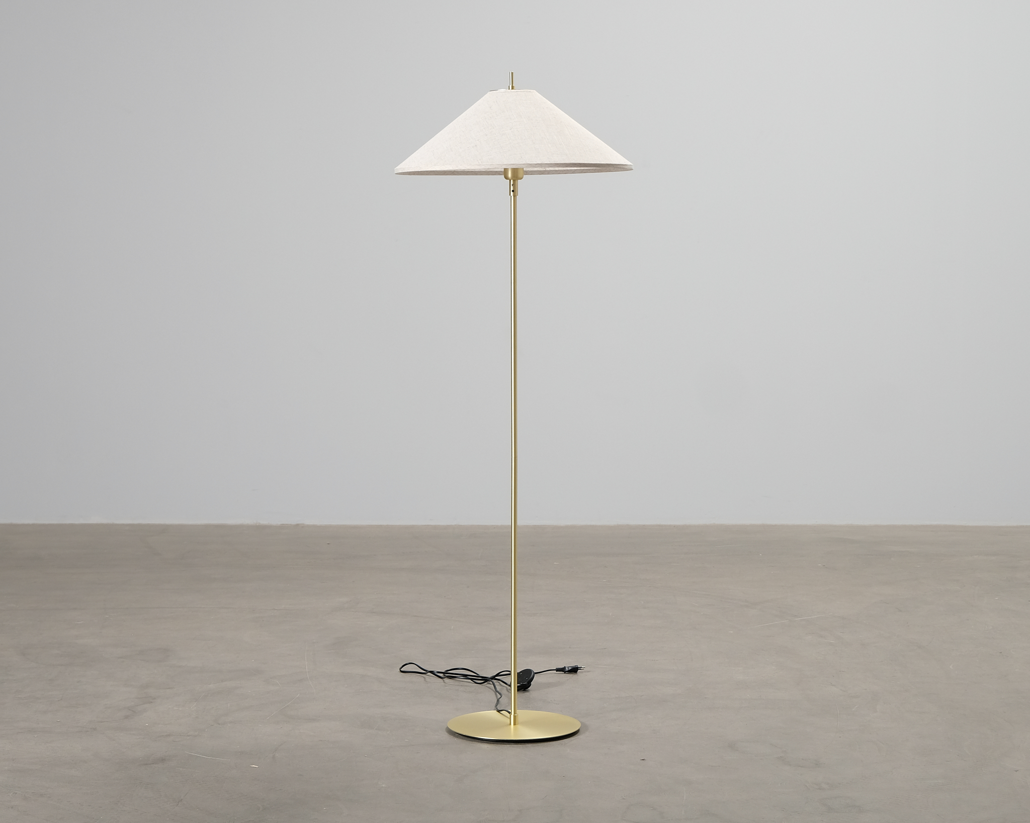Edgeform Tafta golvlampa Natural