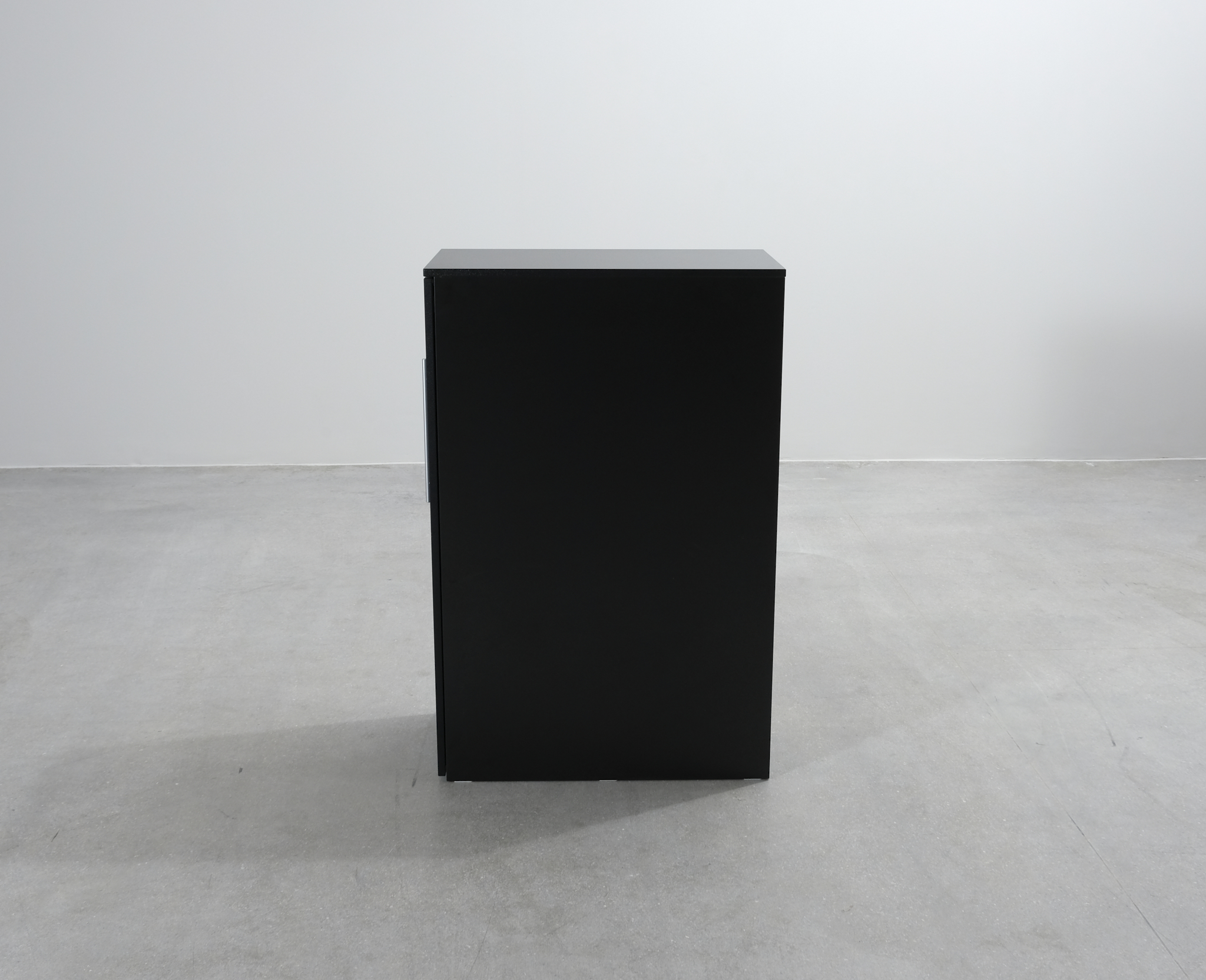 Tower skåp med skjutdörrar svart