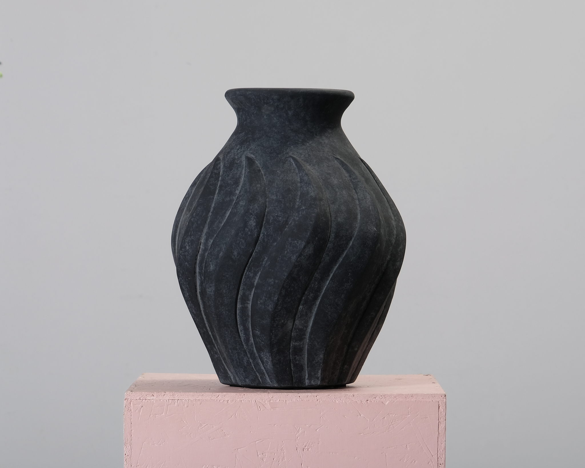 Dusty Deco Swirl vaasi musta