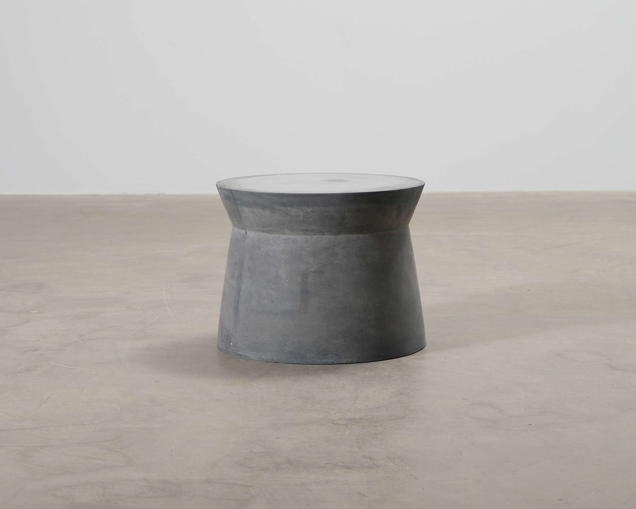 Broste Copenhagen Fiber sidobord Charcoal
