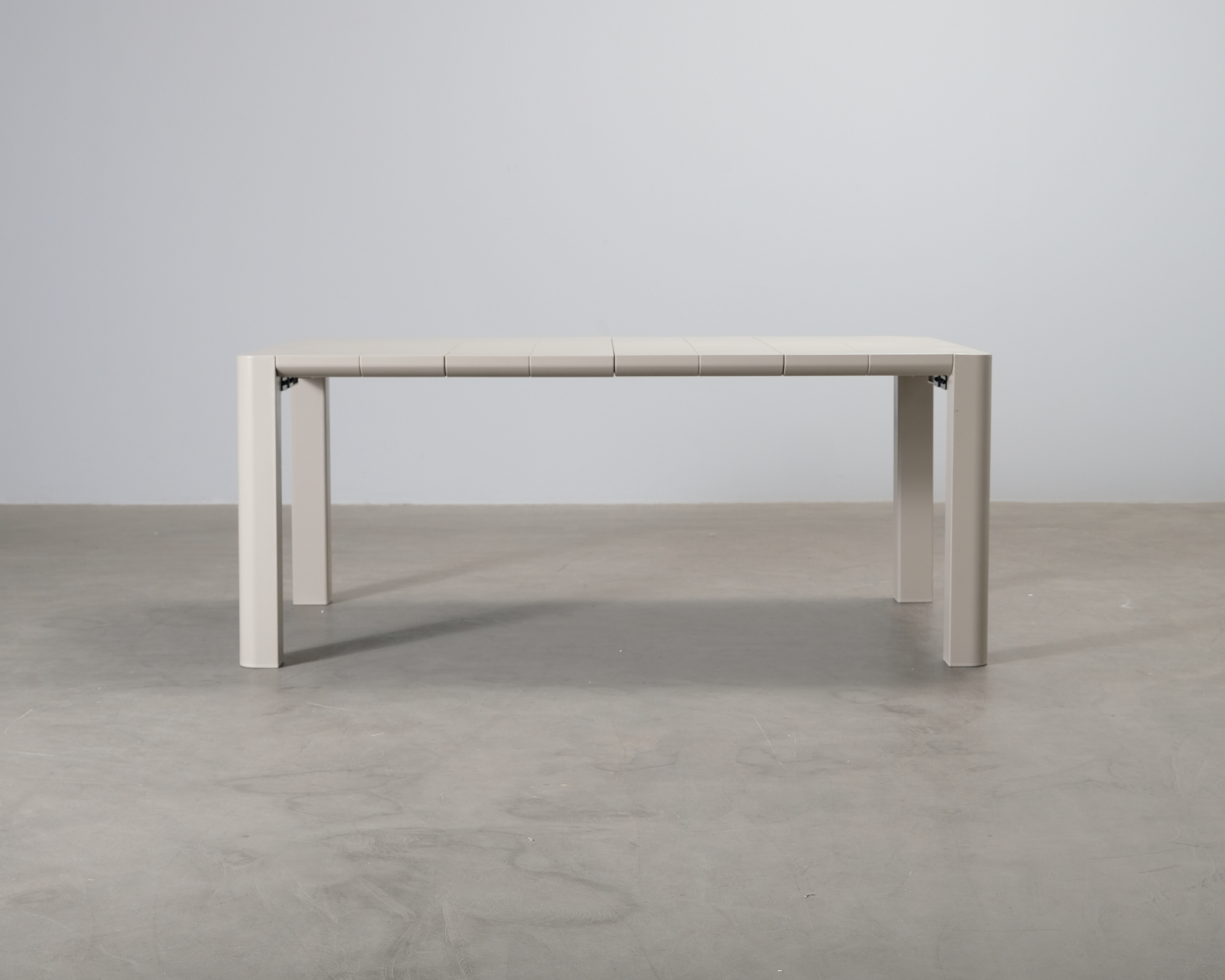 Forms & Objects Vitara utebord 180 cm beige