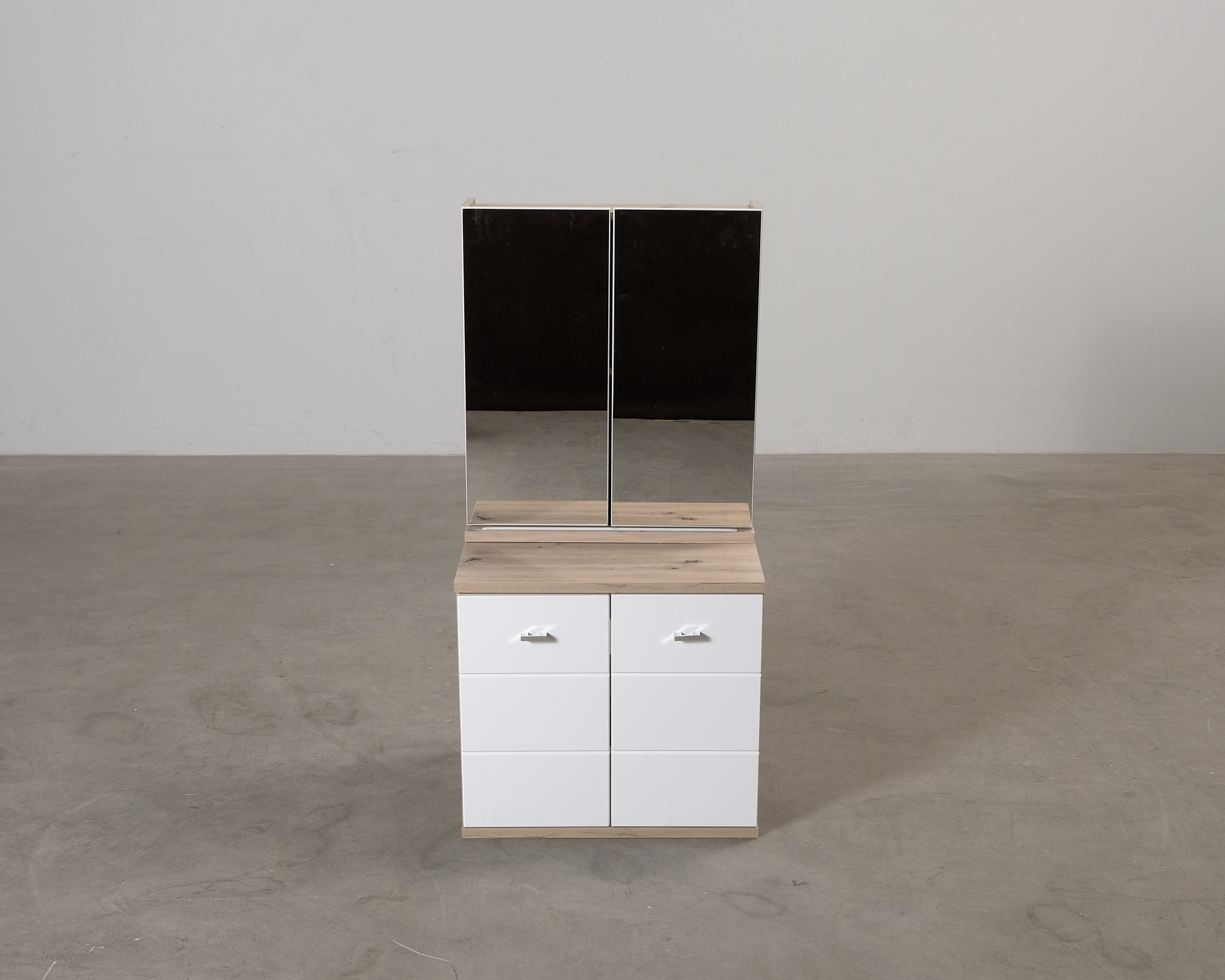 Kylpyhuoneen kalustesetti valkoinen