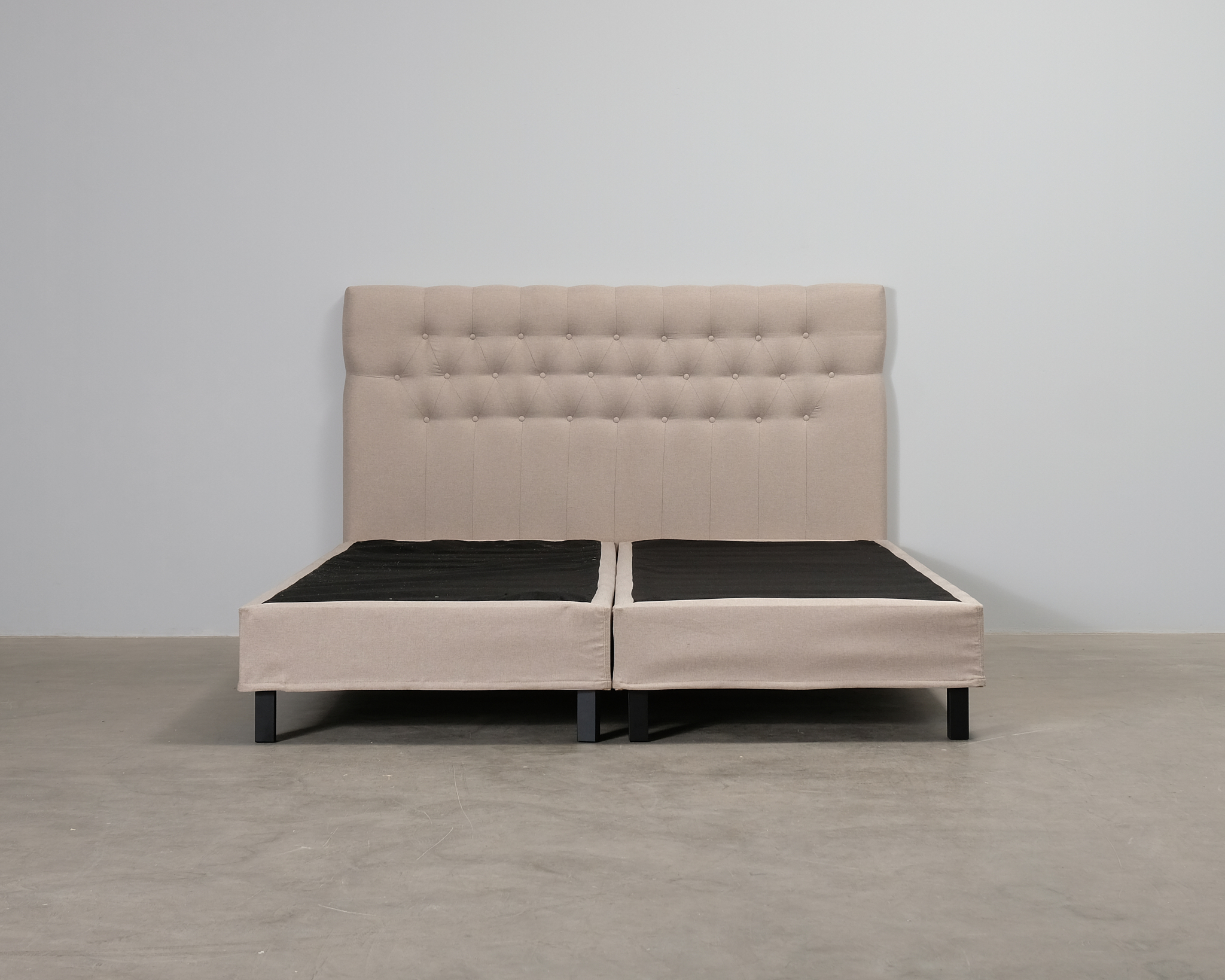 Hilton sängram 180 cm beige