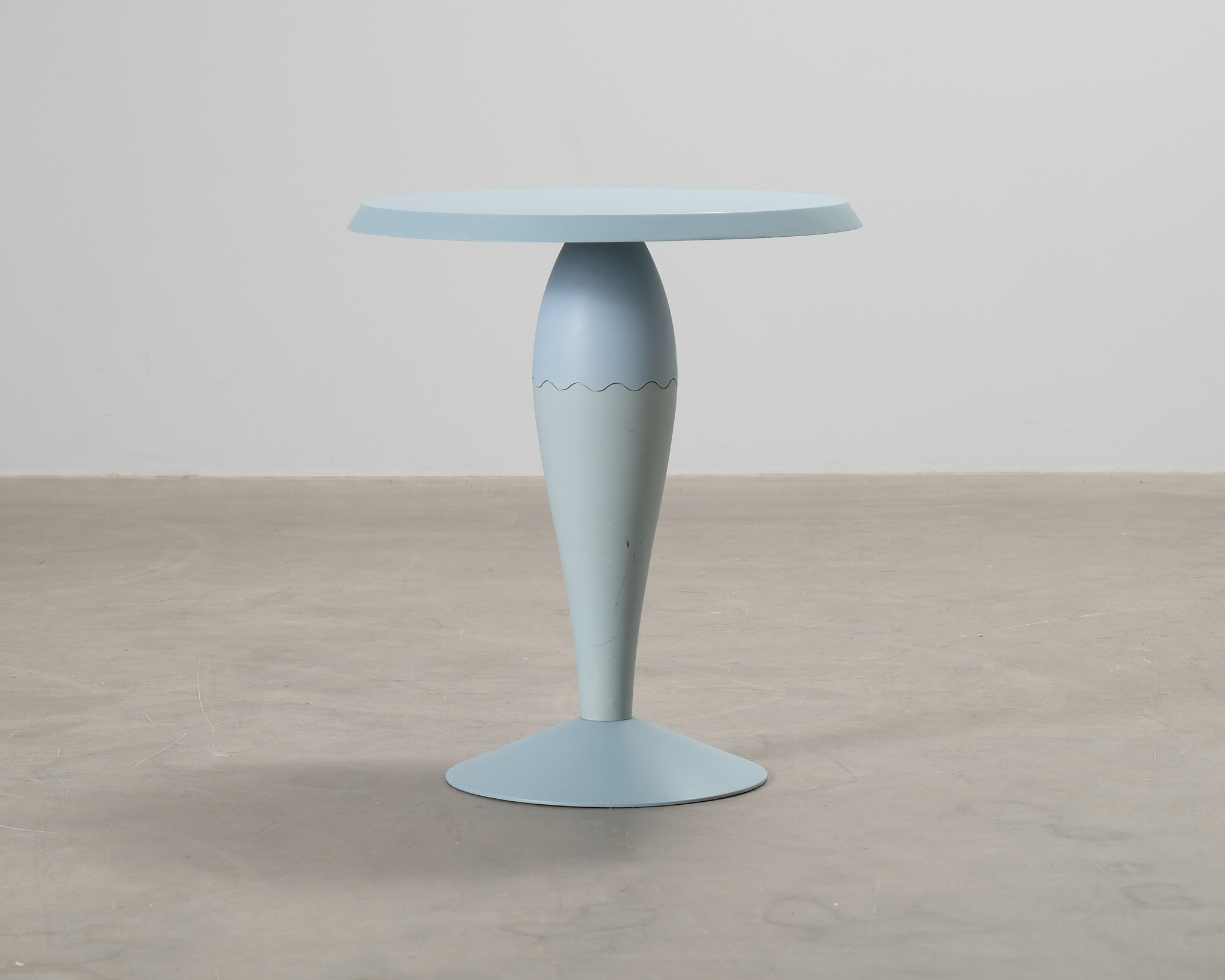 Kartell Miss Bal&ugrave; bord bl&aring;