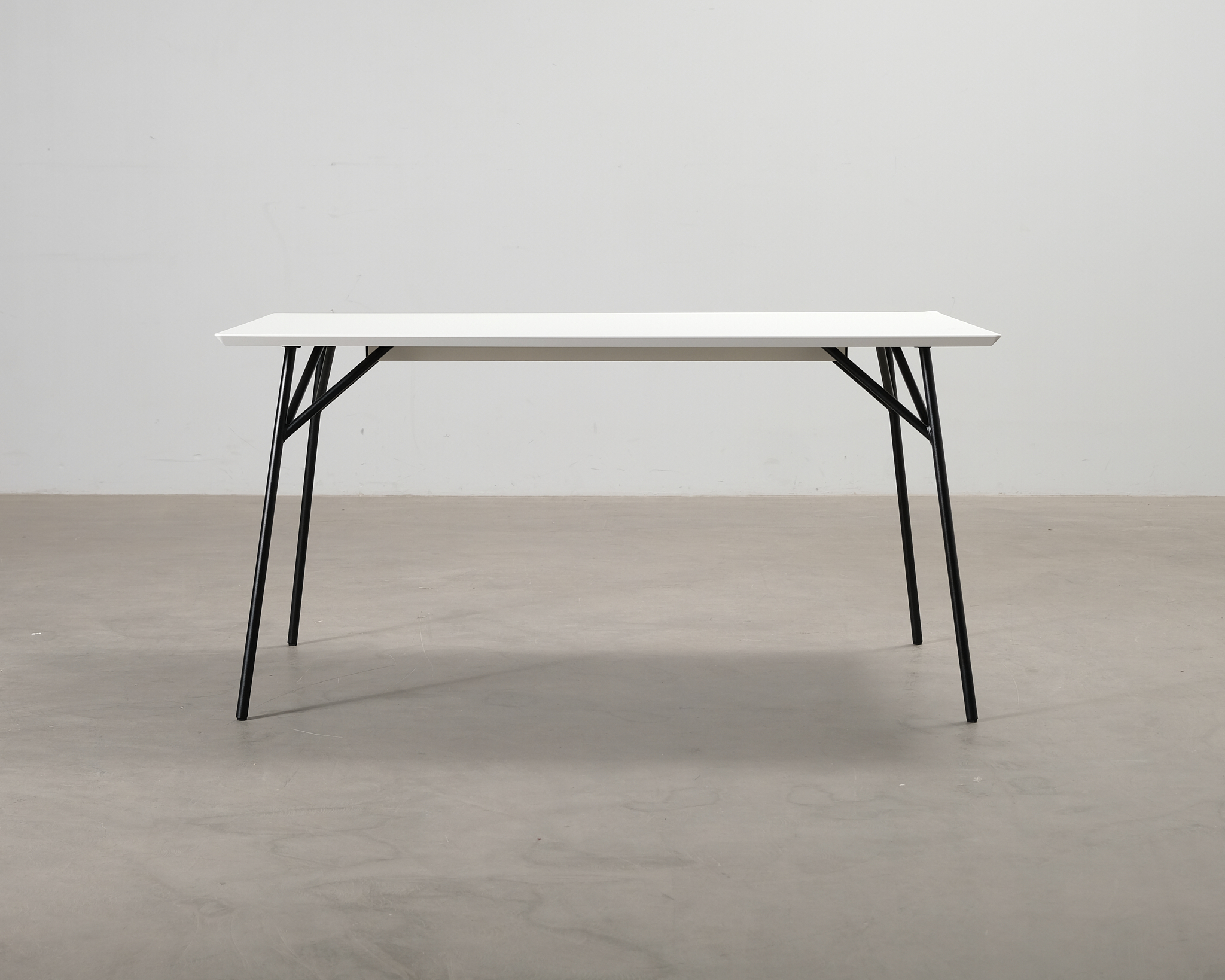 Sofacompany Allie matbord 150 cm vit / svart