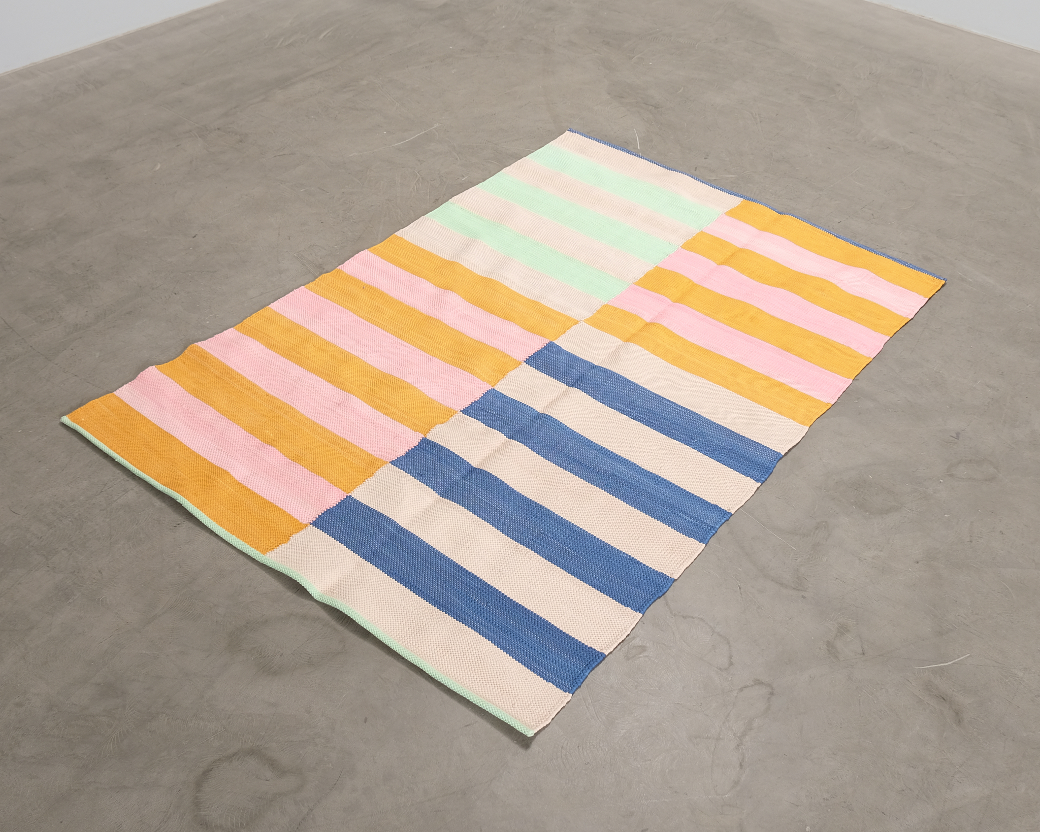 Rugvista Pippi matta 140 x 210 cm bl&aring; / orange / rosa / ljusgr&ouml;n / naturvit