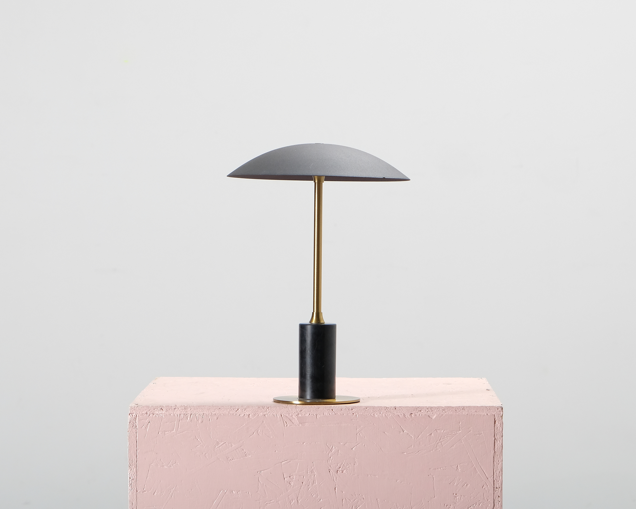 Dyberg Larsen Moon bordslampa svart