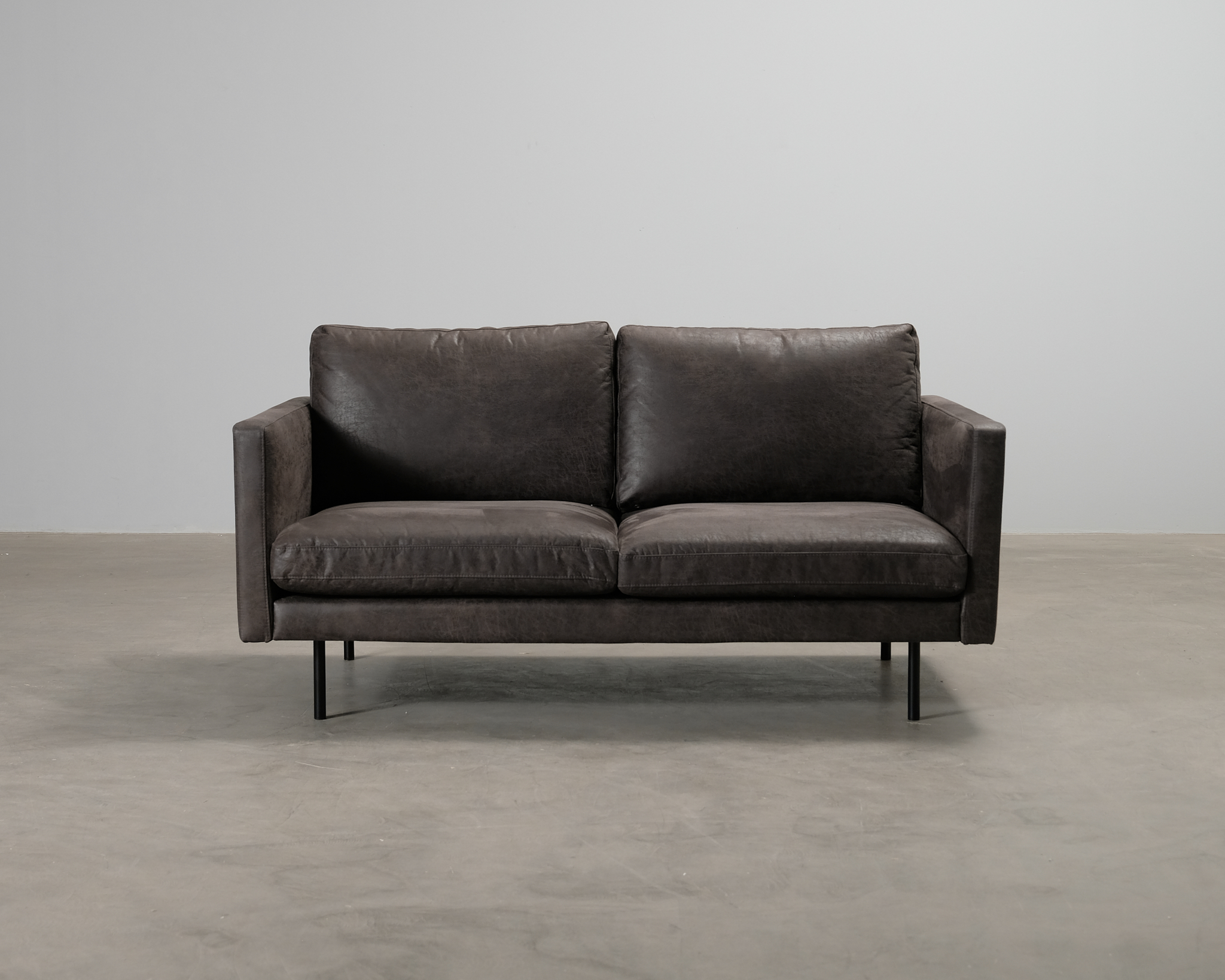 Scandic Copenhagen 3-sits soffa m&ouml;rkgr&aring;