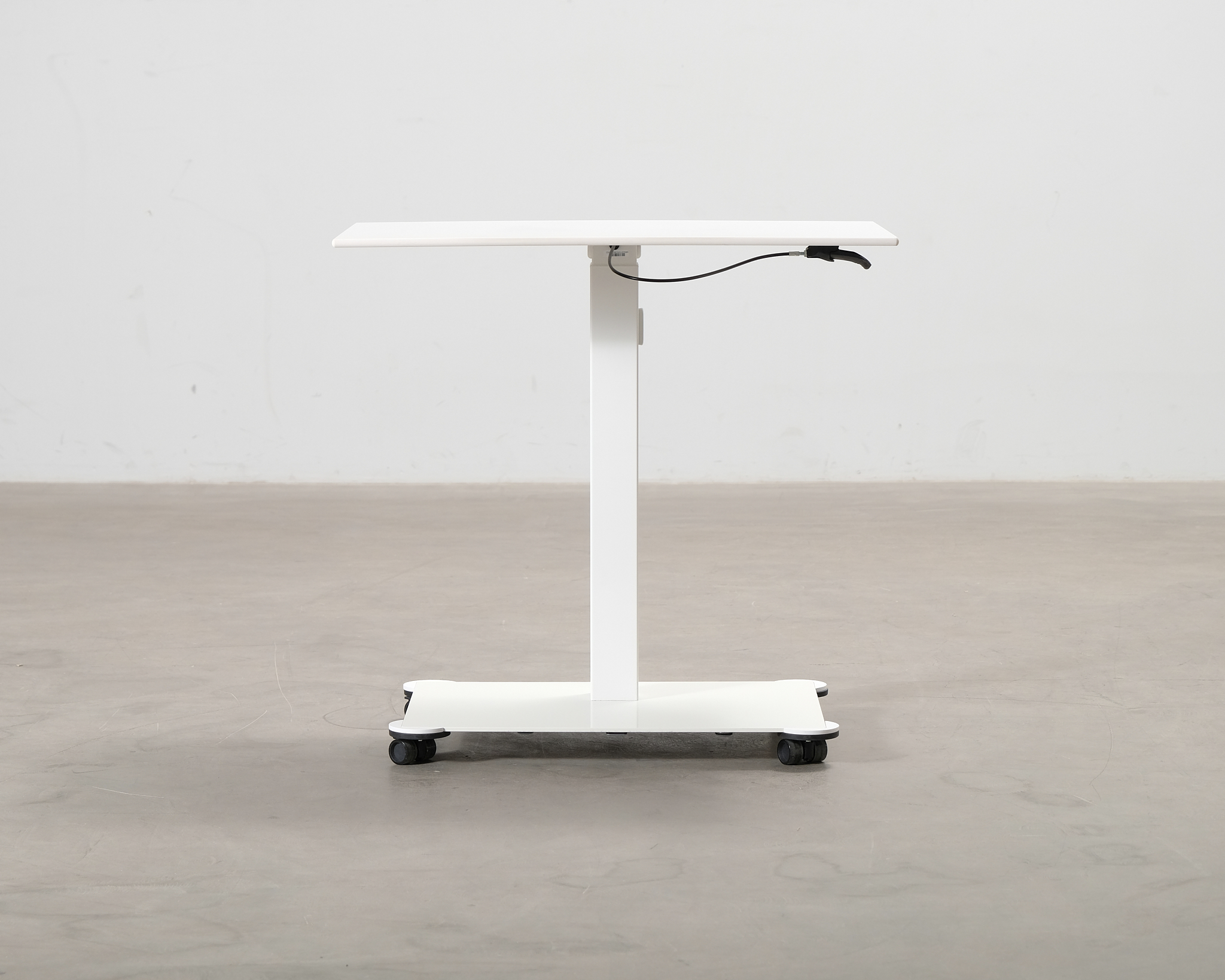 Selka säädettävä työpöytä valkoinen