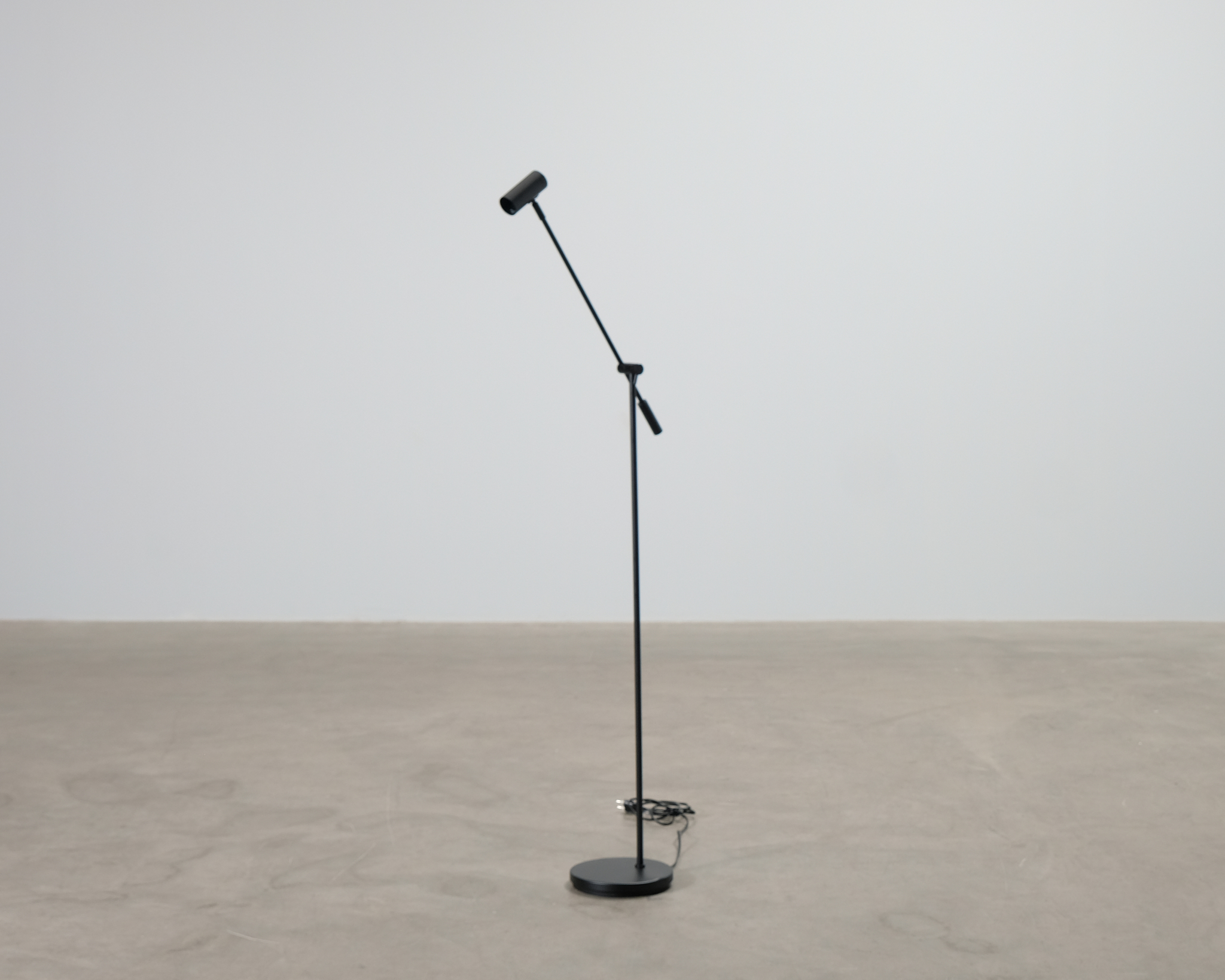 Belid Cato golvlampa svart