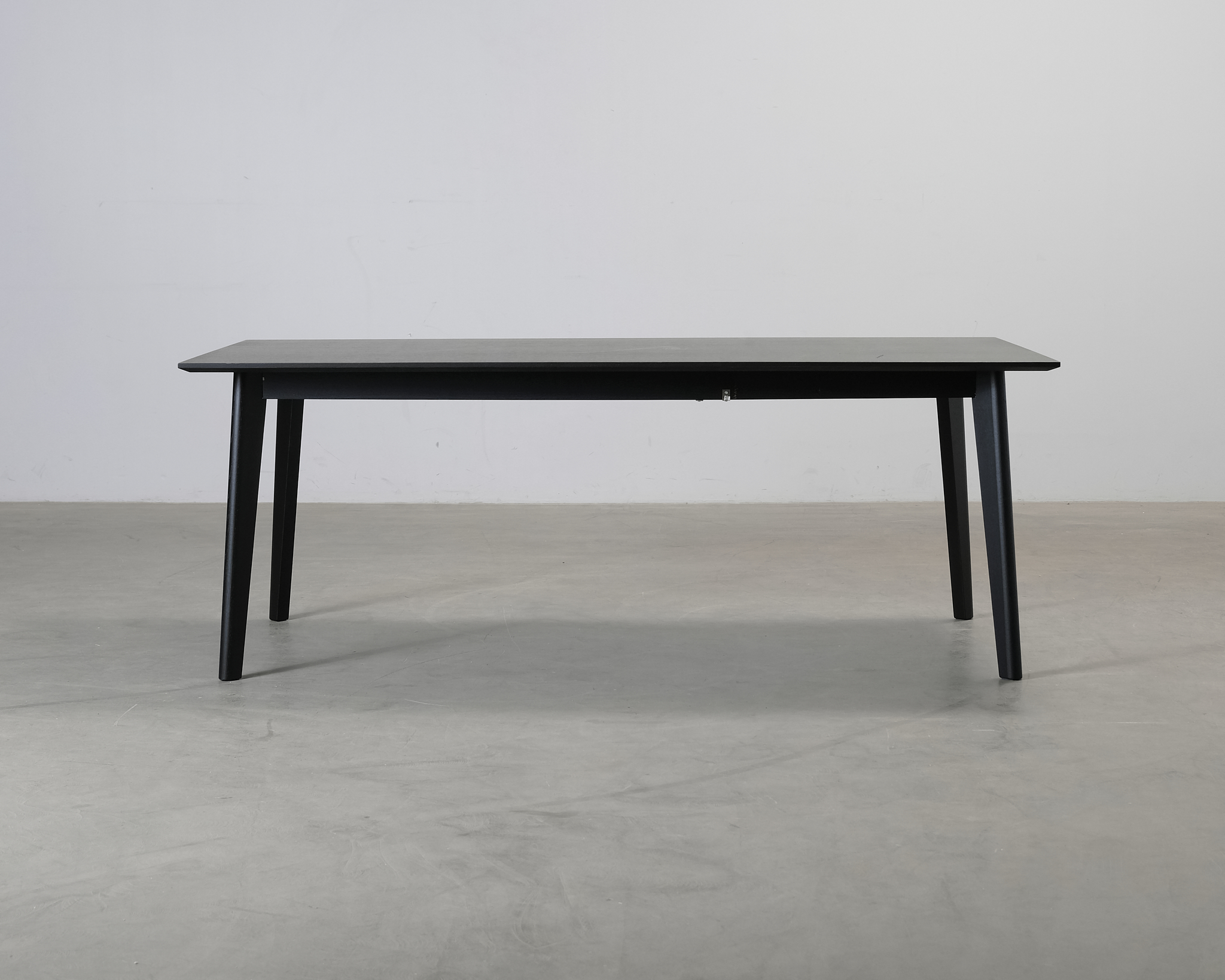 Forms & Objects Nora matbord 200 cm svart