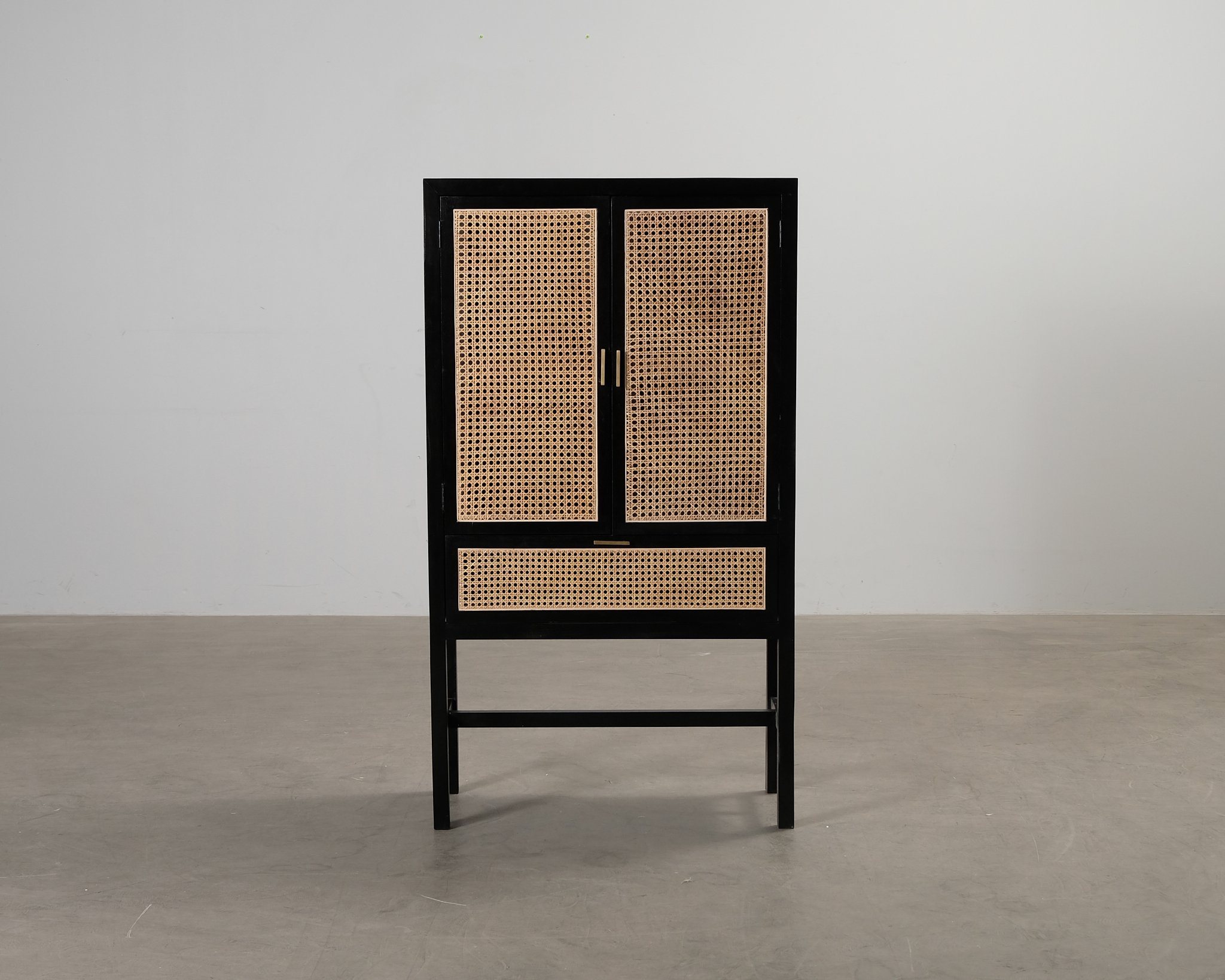 Parolan Rottinki Oiva skåp svart