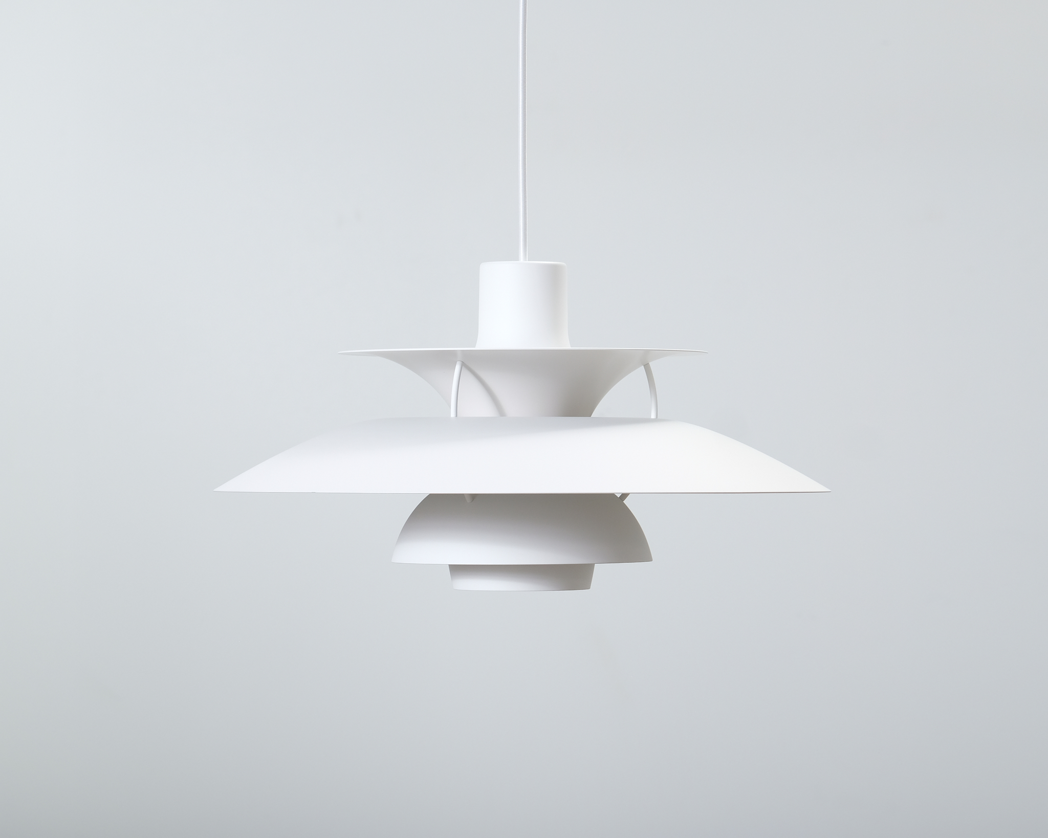 Louis Poulsen PH 5 pendellampa vit