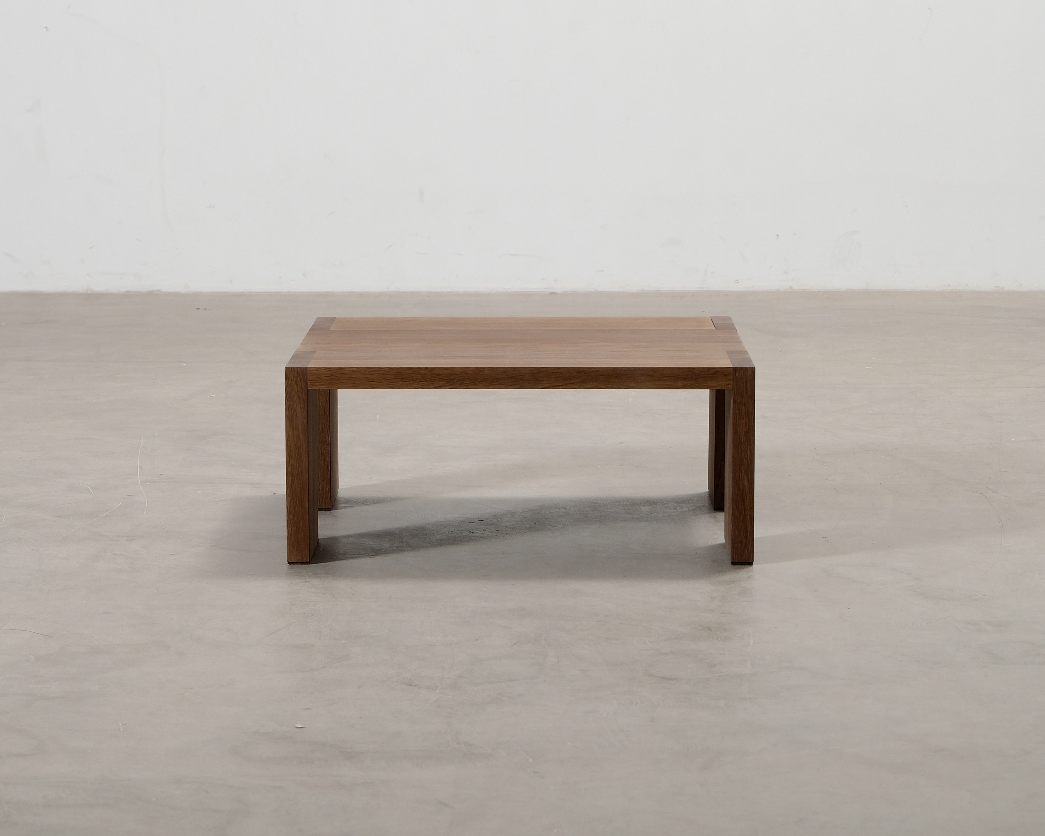 New Works Tenon soffbord 61 x 61 cm ek