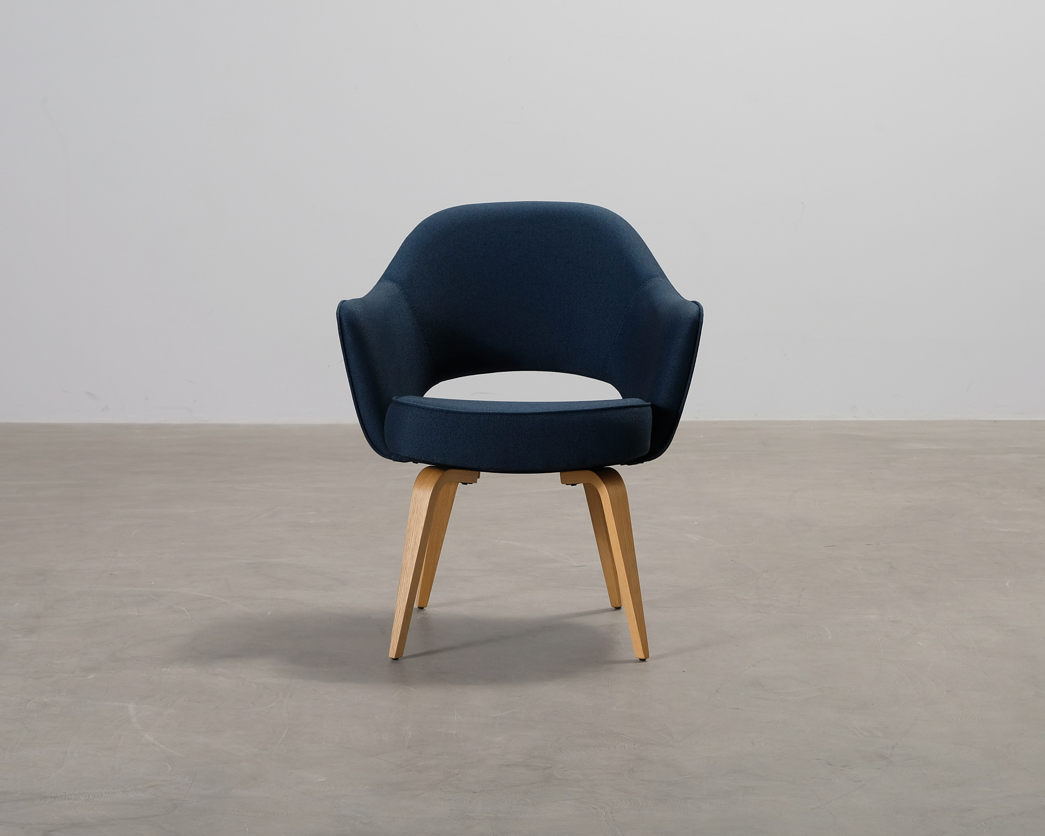 Knoll Eero Saarinen Executive Chair tuoli sininen view 2