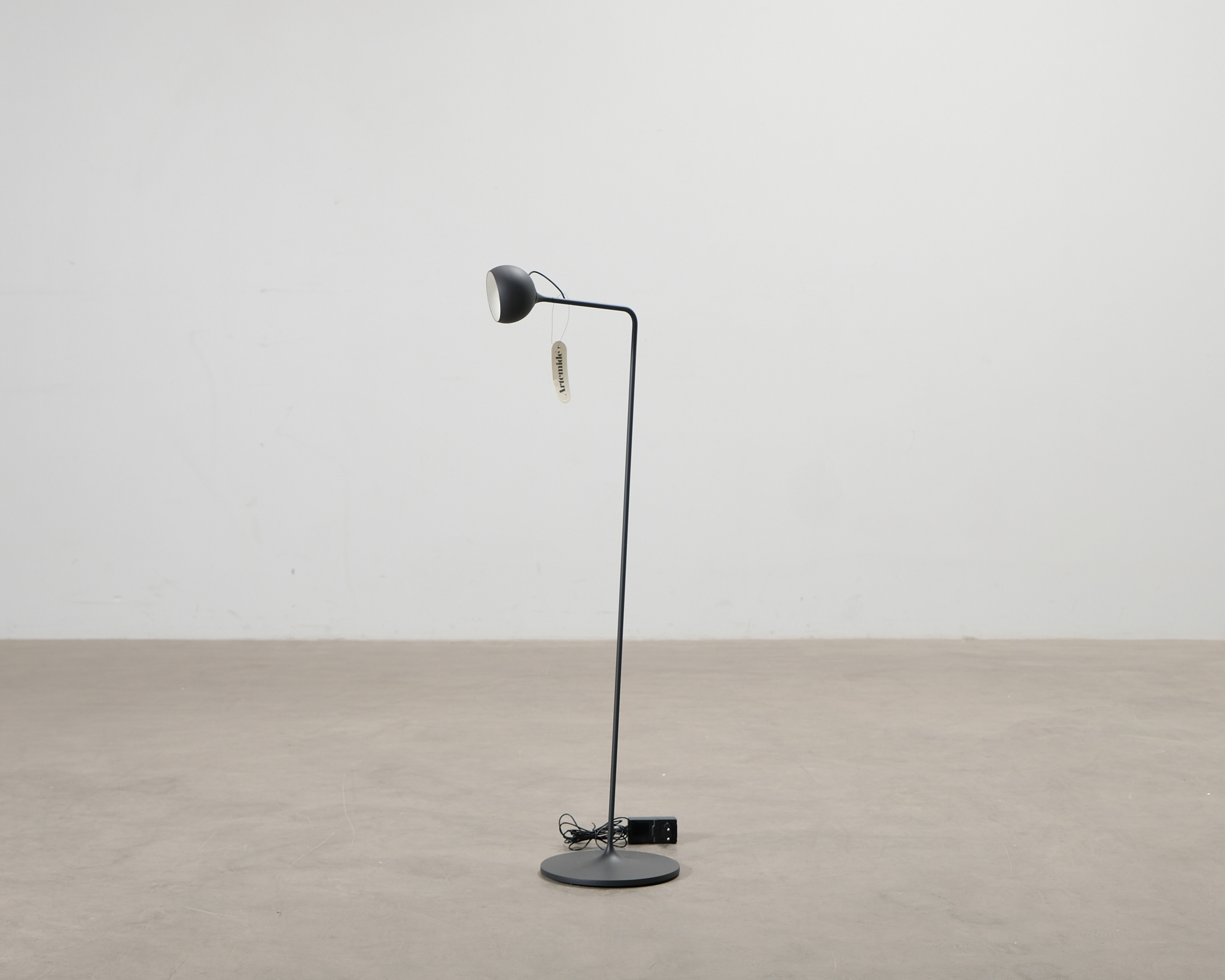 Artemide Ixa golvlampa antracit