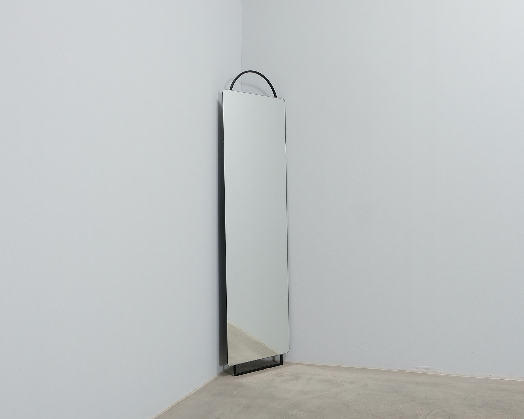 Ferm Living Adorn spegel svart