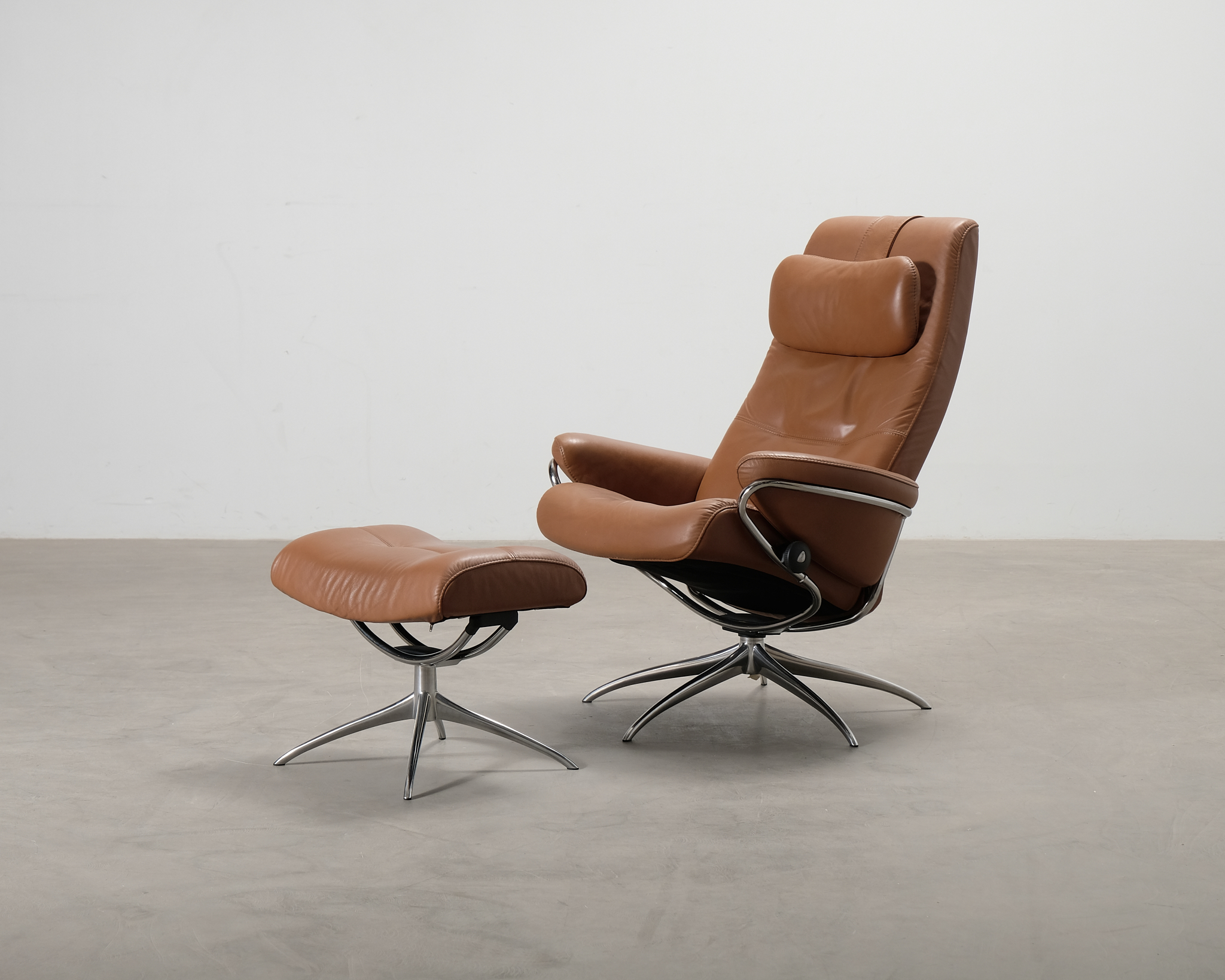 Stressless reclinerf&aring;t&ouml;lj med fotpall brunt l&auml;der