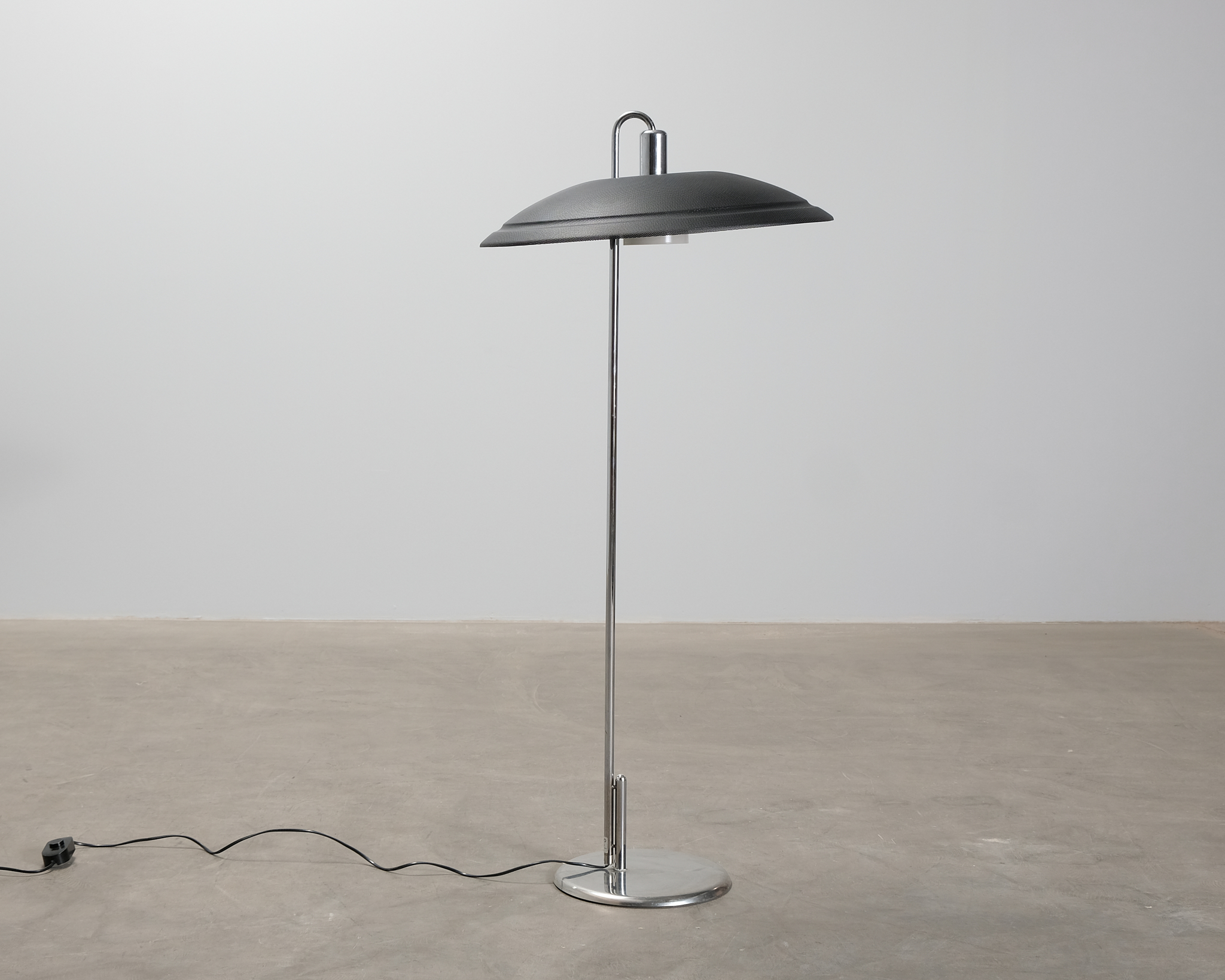 Atelj&eacute; Lyktan Zero golvlampa svart