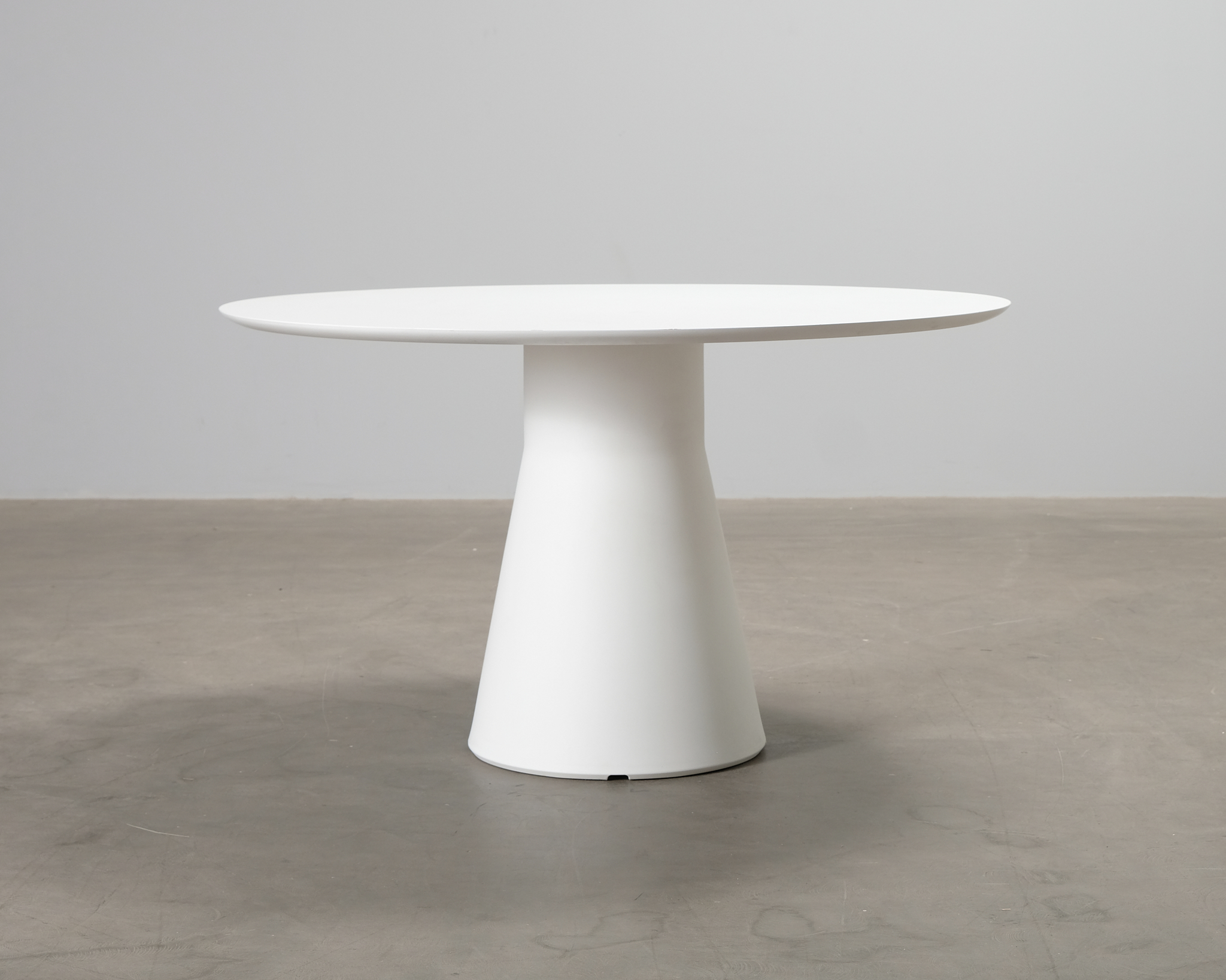 Andreu World Reverse Design bord vit